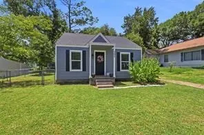 Single Family Residence For Rent in Parker County , 707 W Water Street, Weatherford, Texas 76086, 2 Bedroom, 1 Bathroom, Garage spaces, 675 Sqft, built in 0, mls#21406745, Real Estate Agent in Weatherford, Homes For Rent in Parker county, Homes For Rent in Weatherford, Realtor in Weatherford Texas, Real Estate Brokerage Independent Realty Texas, Luminita Cordes Realtor