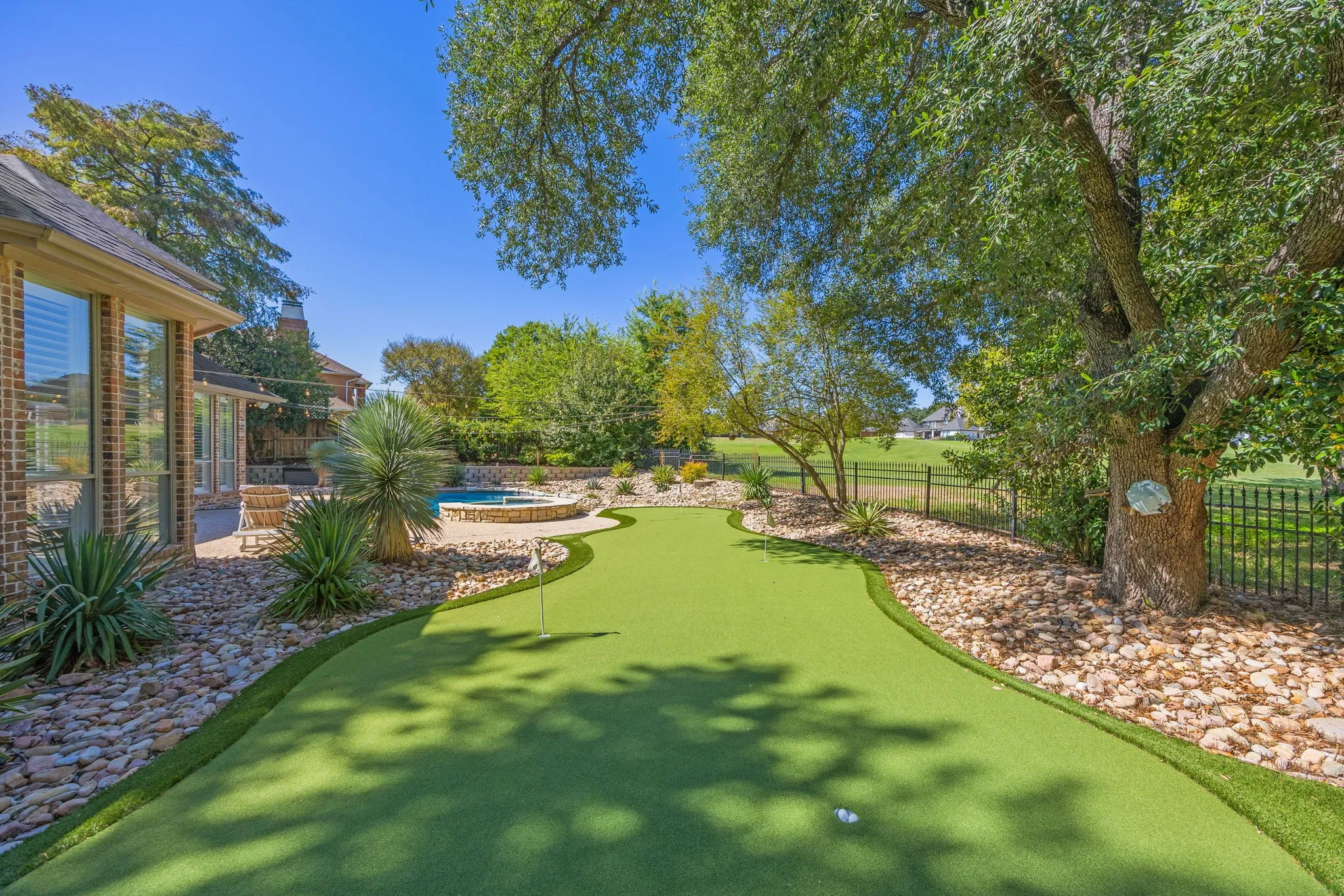 Single Family Residence For Sale in Rockwall County , 2304 Fairway Circle, Heath, Texas 75032, 4 Bedroom, 3 Bathroom, 3 Garage spaces, 3,752 Sqft, built in 1995, mls#21399745, Real Estate Agent in Heath, Homes For Sale in Rockwall county, Homes For Sale in Heath, Realtor in Heath Texas, Real Estate Brokerage Independent Realty Texas, Luminita Cordes Realtor