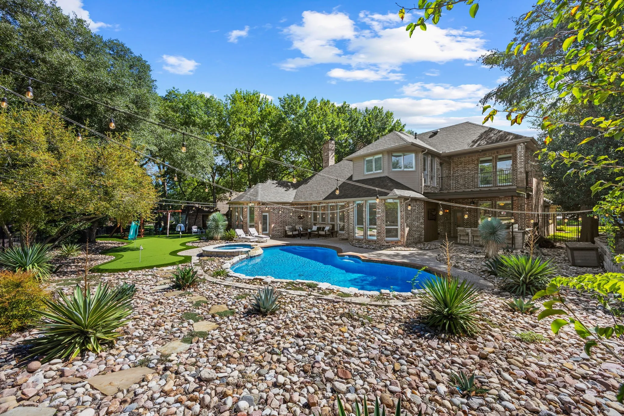 Single Family Residence For Sale in Rockwall County , 2304 Fairway Circle, Heath, Texas 75032, 4 Bedroom, 3 Bathroom, 3 Garage spaces, 3,752 Sqft, built in 1995, mls#21399745, Real Estate Agent in Heath, Homes For Sale in Rockwall county, Homes For Sale in Heath, Realtor in Heath Texas, Real Estate Brokerage Independent Realty Texas, Luminita Cordes Realtor