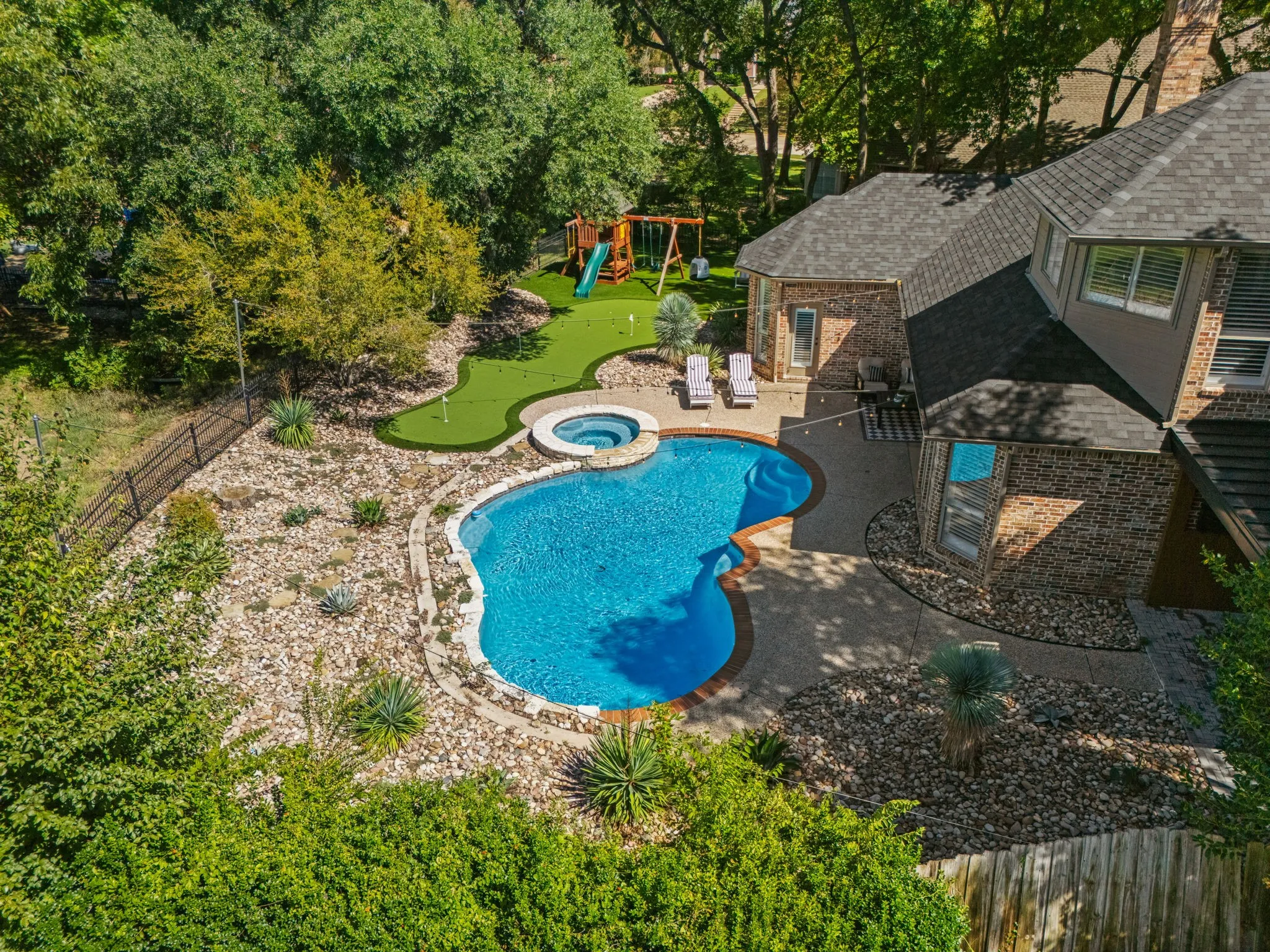 Single Family Residence For Sale in Rockwall County , 2304 Fairway Circle, Heath, Texas 75032, 4 Bedroom, 3 Bathroom, 3 Garage spaces, 3,752 Sqft, built in 1995, mls#21399745, Real Estate Agent in Heath, Homes For Sale in Rockwall county, Homes For Sale in Heath, Realtor in Heath Texas, Real Estate Brokerage Independent Realty Texas, Luminita Cordes Realtor
