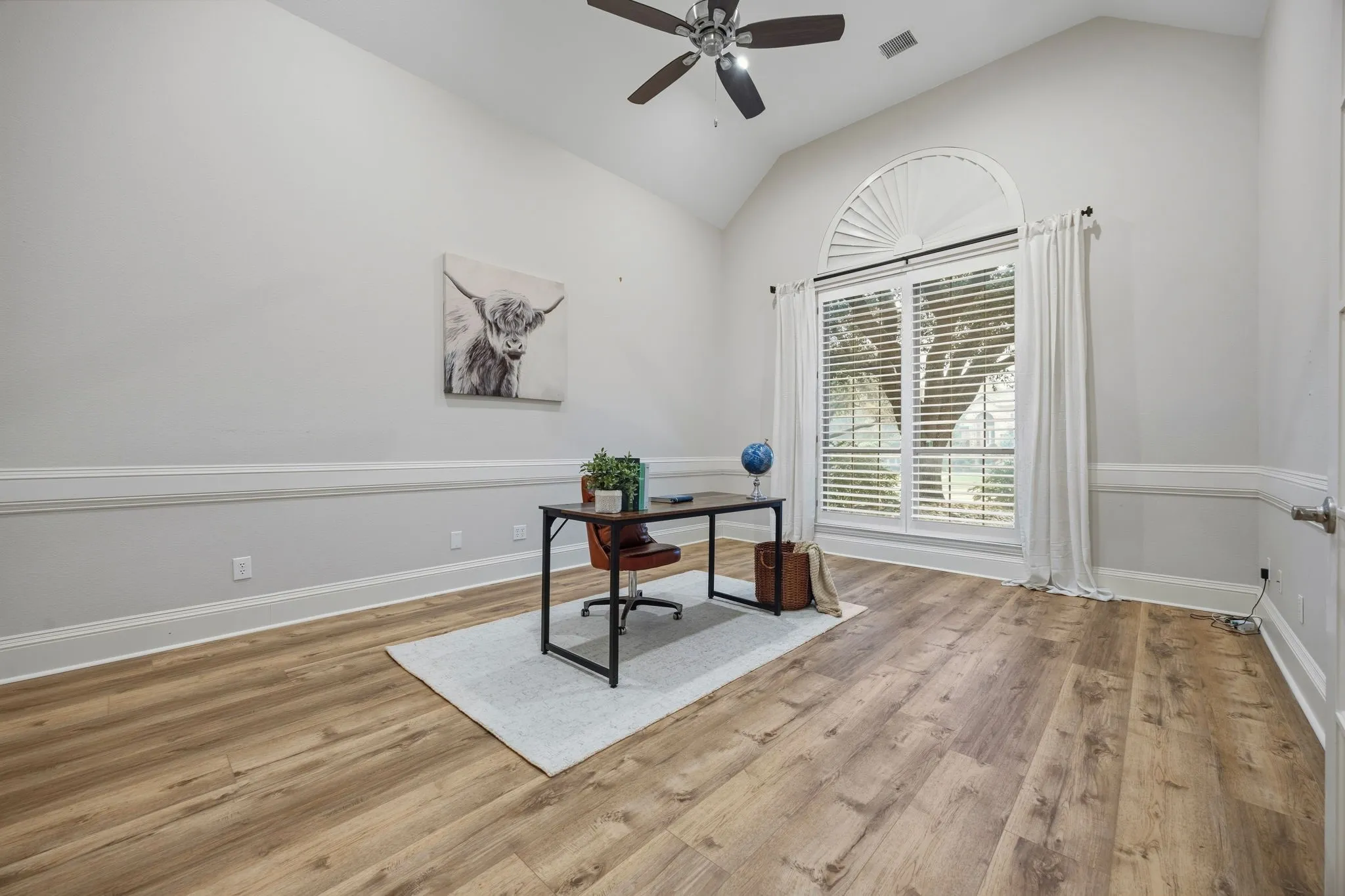 Single Family Residence For Sale in Rockwall County , 2304 Fairway Circle, Heath, Texas 75032, 4 Bedroom, 3 Bathroom, 3 Garage spaces, 3,752 Sqft, built in 1995, mls#21399745, Real Estate Agent in Heath, Homes For Sale in Rockwall county, Homes For Sale in Heath, Realtor in Heath Texas, Real Estate Brokerage Independent Realty Texas, Luminita Cordes Realtor