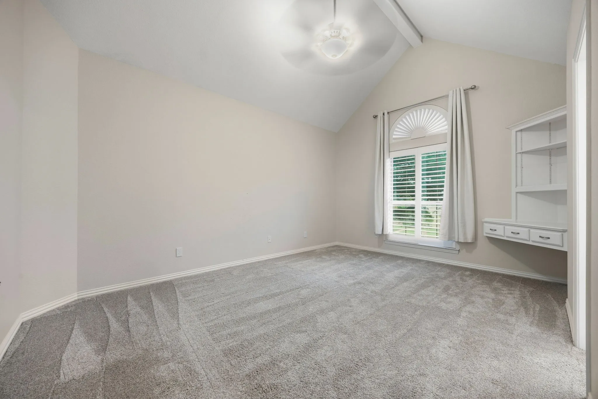 Single Family Residence For Sale in Rockwall County , 2304 Fairway Circle, Heath, Texas 75032, 4 Bedroom, 3 Bathroom, 3 Garage spaces, 3,752 Sqft, built in 1995, mls#21399745, Real Estate Agent in Heath, Homes For Sale in Rockwall county, Homes For Sale in Heath, Realtor in Heath Texas, Real Estate Brokerage Independent Realty Texas, Luminita Cordes Realtor