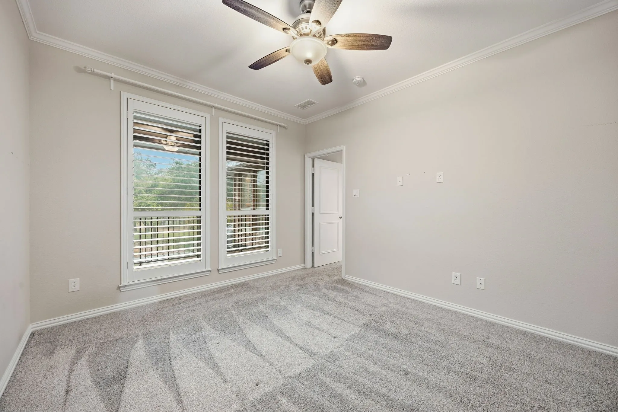 Single Family Residence For Sale in Rockwall County , 2304 Fairway Circle, Heath, Texas 75032, 4 Bedroom, 3 Bathroom, 3 Garage spaces, 3,752 Sqft, built in 1995, mls#21399745, Real Estate Agent in Heath, Homes For Sale in Rockwall county, Homes For Sale in Heath, Realtor in Heath Texas, Real Estate Brokerage Independent Realty Texas, Luminita Cordes Realtor