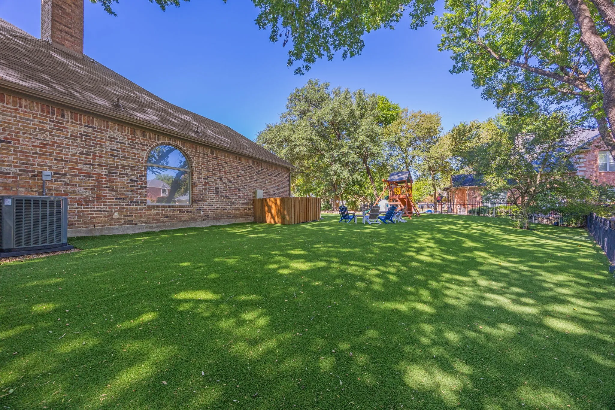 Single Family Residence For Sale in Rockwall County , 2304 Fairway Circle, Heath, Texas 75032, 4 Bedroom, 3 Bathroom, 3 Garage spaces, 3,752 Sqft, built in 1995, mls#21399745, Real Estate Agent in Heath, Homes For Sale in Rockwall county, Homes For Sale in Heath, Realtor in Heath Texas, Real Estate Brokerage Independent Realty Texas, Luminita Cordes Realtor