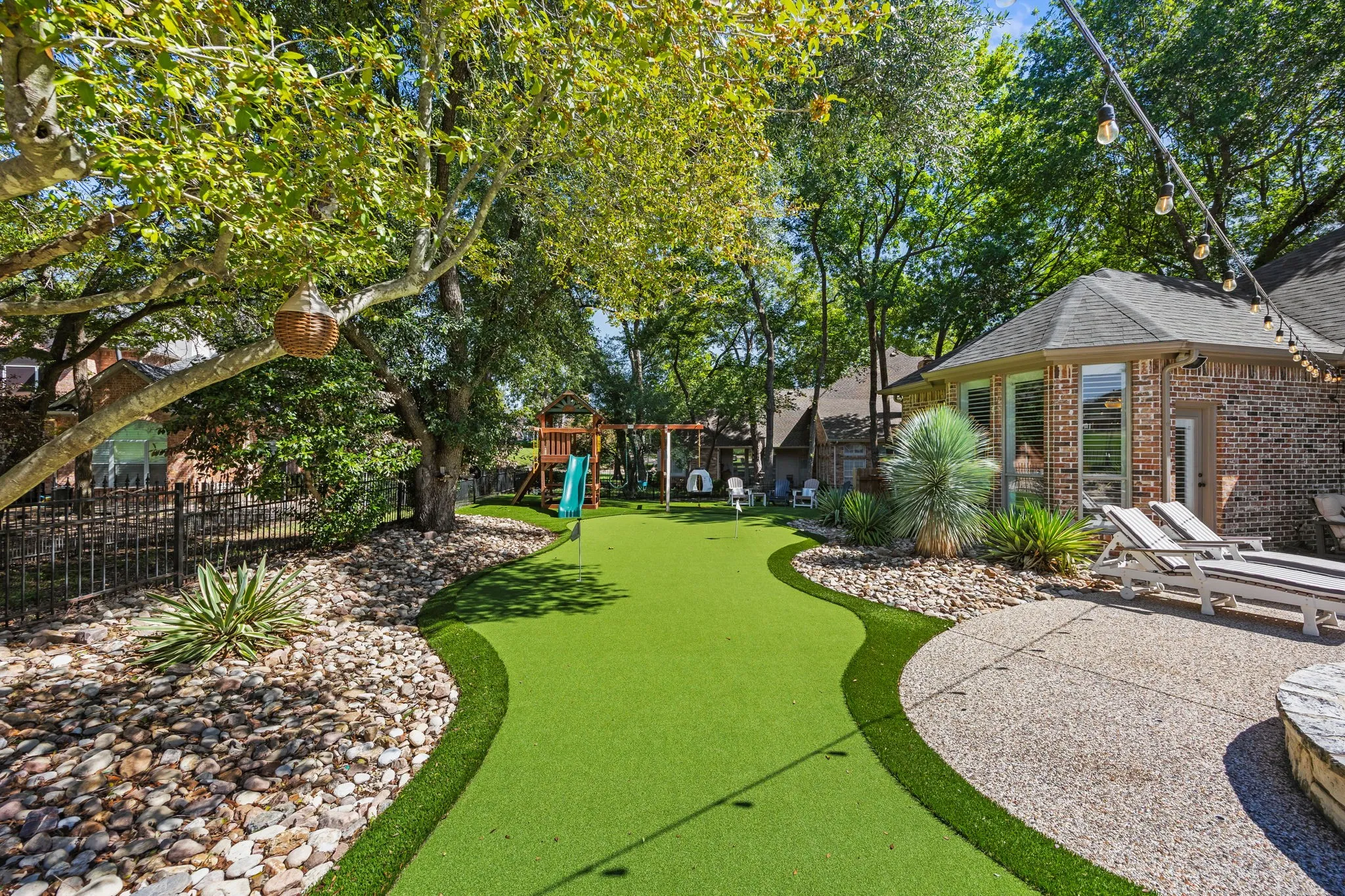 Single Family Residence For Sale in Rockwall County , 2304 Fairway Circle, Heath, Texas 75032, 4 Bedroom, 3 Bathroom, 3 Garage spaces, 3,752 Sqft, built in 1995, mls#21399745, Real Estate Agent in Heath, Homes For Sale in Rockwall county, Homes For Sale in Heath, Realtor in Heath Texas, Real Estate Brokerage Independent Realty Texas, Luminita Cordes Realtor