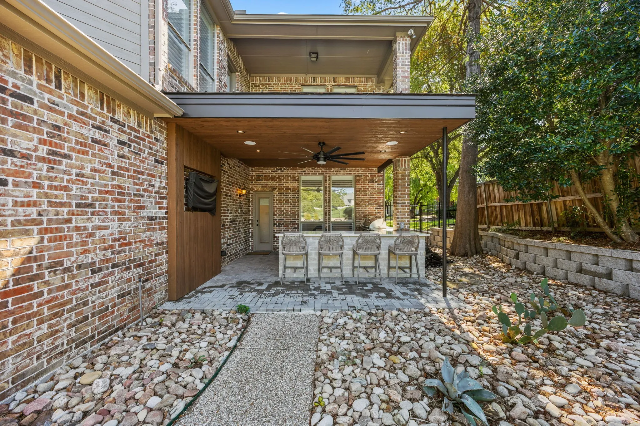 Single Family Residence For Sale in Rockwall County , 2304 Fairway Circle, Heath, Texas 75032, 4 Bedroom, 3 Bathroom, 3 Garage spaces, 3,752 Sqft, built in 1995, mls#21399745, Real Estate Agent in Heath, Homes For Sale in Rockwall county, Homes For Sale in Heath, Realtor in Heath Texas, Real Estate Brokerage Independent Realty Texas, Luminita Cordes Realtor