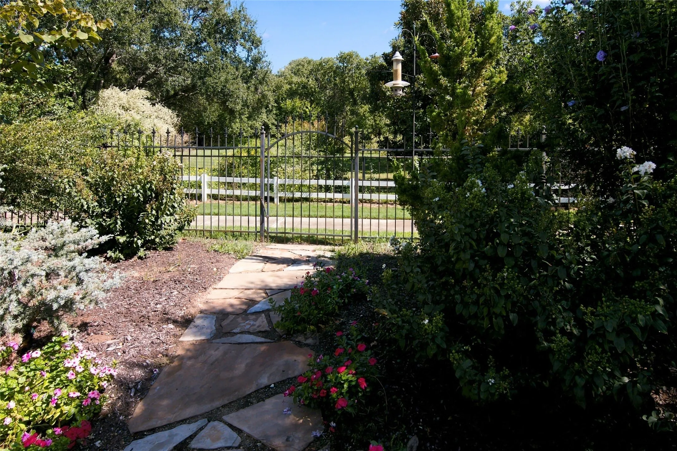 Single Family Residence For Sale in Tarrant County , 6505 Champion Way, Colleyville, Texas 76034, 4 Bedroom, 4 Bathroom, 3 Garage spaces, 4,129 Sqft, built in 1999, mls#21402076, Real Estate Agent in Colleyville, Homes For Sale in Tarrant county, Homes For Sale in Colleyville, Realtor in Colleyville Texas, Real Estate Brokerage Independent Realty Texas, Luminita Cordes Realtor