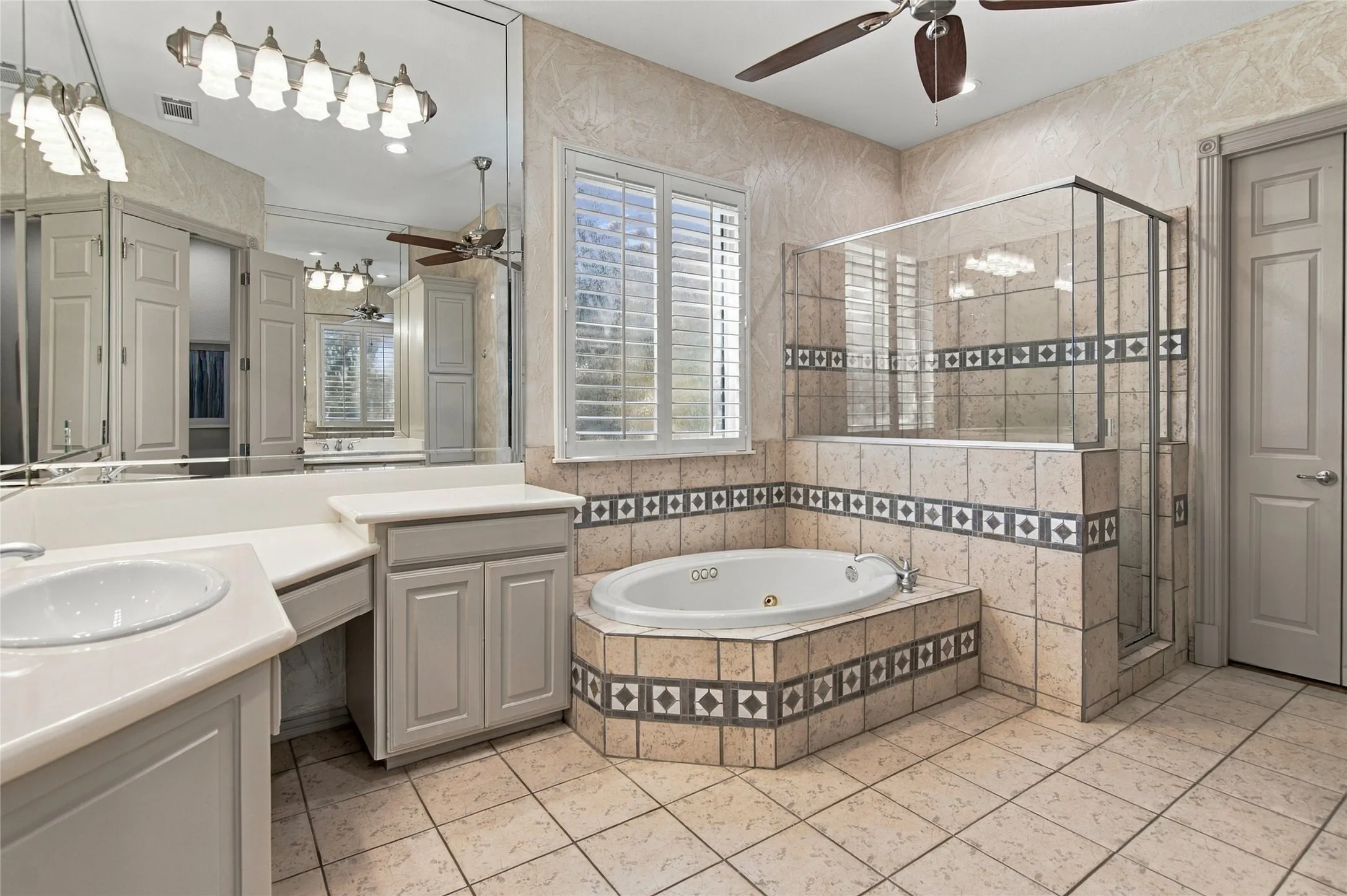 Single Family Residence For Sale in Tarrant County , 6505 Champion Way, Colleyville, Texas 76034, 4 Bedroom, 4 Bathroom, 3 Garage spaces, 4,129 Sqft, built in 1999, mls#21402076, Real Estate Agent in Colleyville, Homes For Sale in Tarrant county, Homes For Sale in Colleyville, Realtor in Colleyville Texas, Real Estate Brokerage Independent Realty Texas, Luminita Cordes Realtor