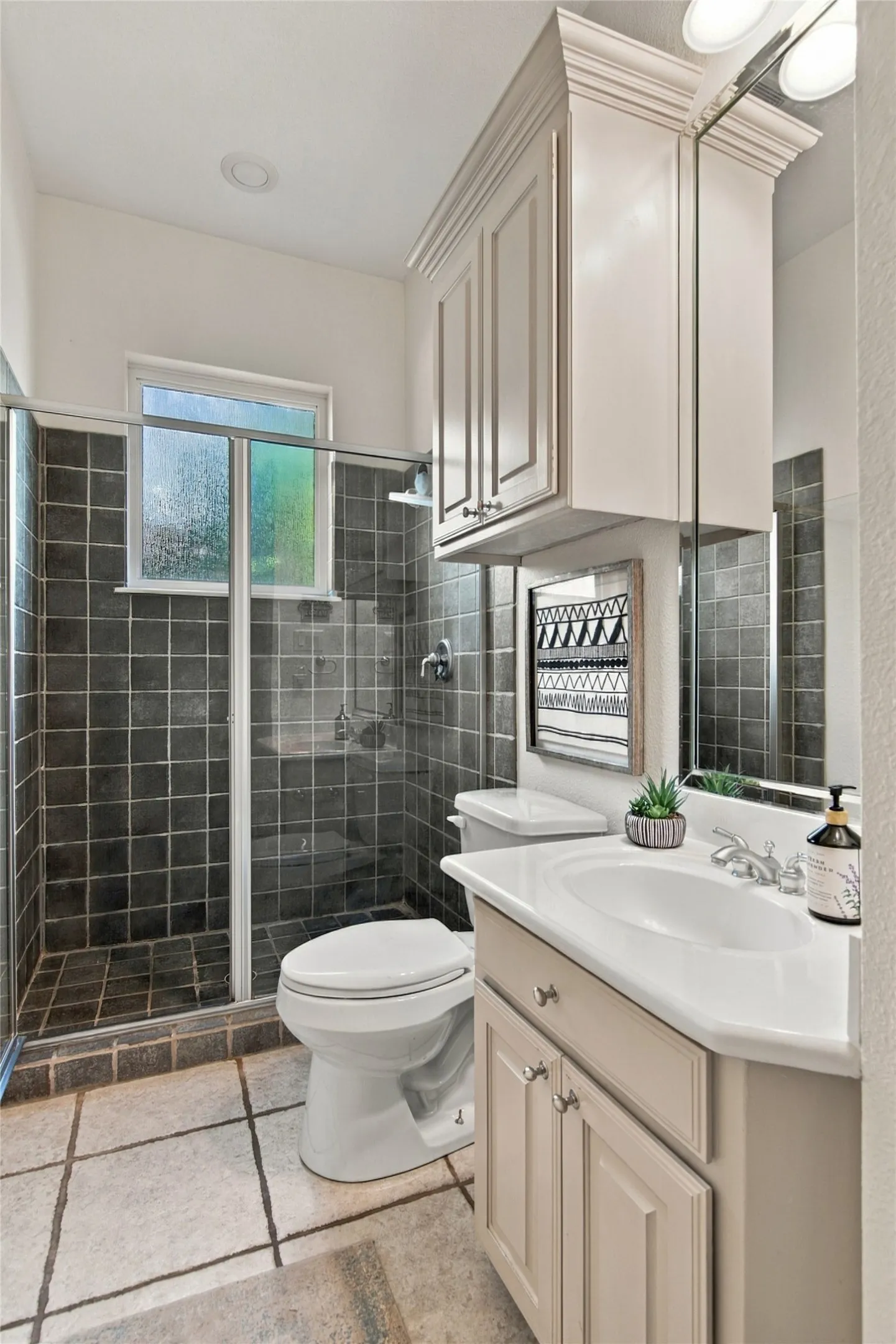 Single Family Residence For Sale in Tarrant County , 6505 Champion Way, Colleyville, Texas 76034, 4 Bedroom, 4 Bathroom, 3 Garage spaces, 4,129 Sqft, built in 1999, mls#21402076, Real Estate Agent in Colleyville, Homes For Sale in Tarrant county, Homes For Sale in Colleyville, Realtor in Colleyville Texas, Real Estate Brokerage Independent Realty Texas, Luminita Cordes Realtor