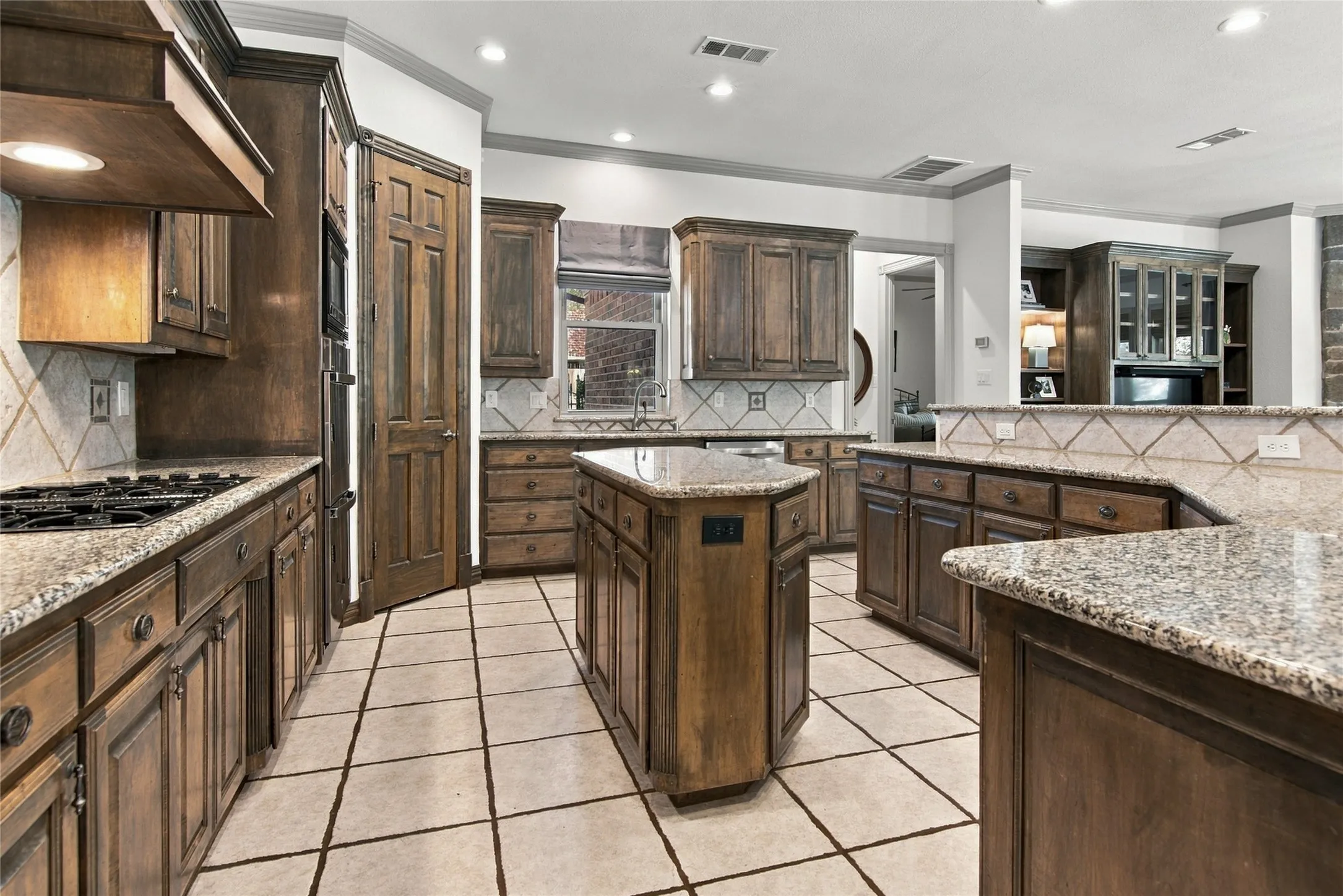 Single Family Residence For Sale in Tarrant County , 6505 Champion Way, Colleyville, Texas 76034, 4 Bedroom, 4 Bathroom, 3 Garage spaces, 4,129 Sqft, built in 1999, mls#21402076, Real Estate Agent in Colleyville, Homes For Sale in Tarrant county, Homes For Sale in Colleyville, Realtor in Colleyville Texas, Real Estate Brokerage Independent Realty Texas, Luminita Cordes Realtor