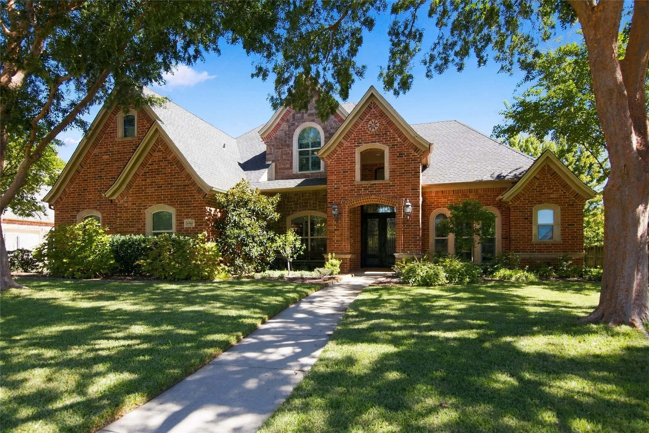 Single Family Residence For Sale