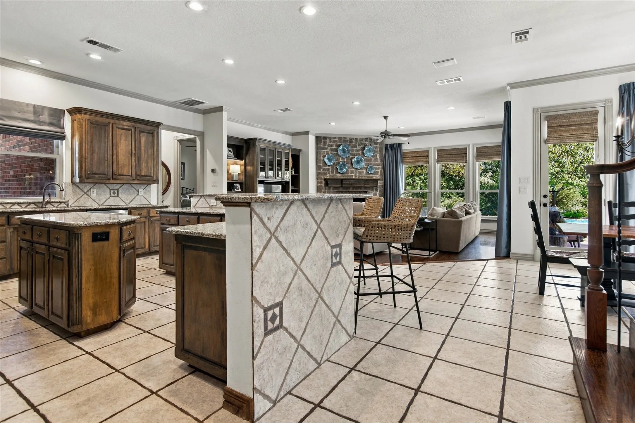Single Family Residence For Sale in Tarrant County , 6505 Champion Way, Colleyville, Texas 76034, 4 Bedroom, 4 Bathroom, 3 Garage spaces, 4,129 Sqft, built in 1999, mls#21402076, Real Estate Agent in Colleyville, Homes For Sale in Tarrant county, Homes For Sale in Colleyville, Realtor in Colleyville Texas, Real Estate Brokerage Independent Realty Texas, Luminita Cordes Realtor