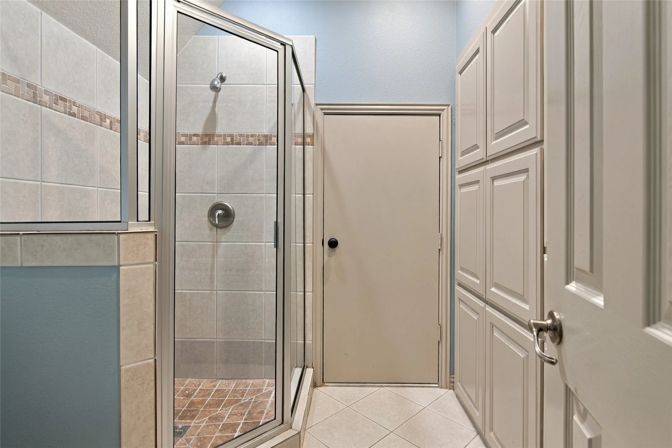 Single Family Residence For Sale in Tarrant County , 6505 Champion Way, Colleyville, Texas 76034, 4 Bedroom, 4 Bathroom, 3 Garage spaces, 4,129 Sqft, built in 1999, mls#21402076, Real Estate Agent in Colleyville, Homes For Sale in Tarrant county, Homes For Sale in Colleyville, Realtor in Colleyville Texas, Real Estate Brokerage Independent Realty Texas, Luminita Cordes Realtor