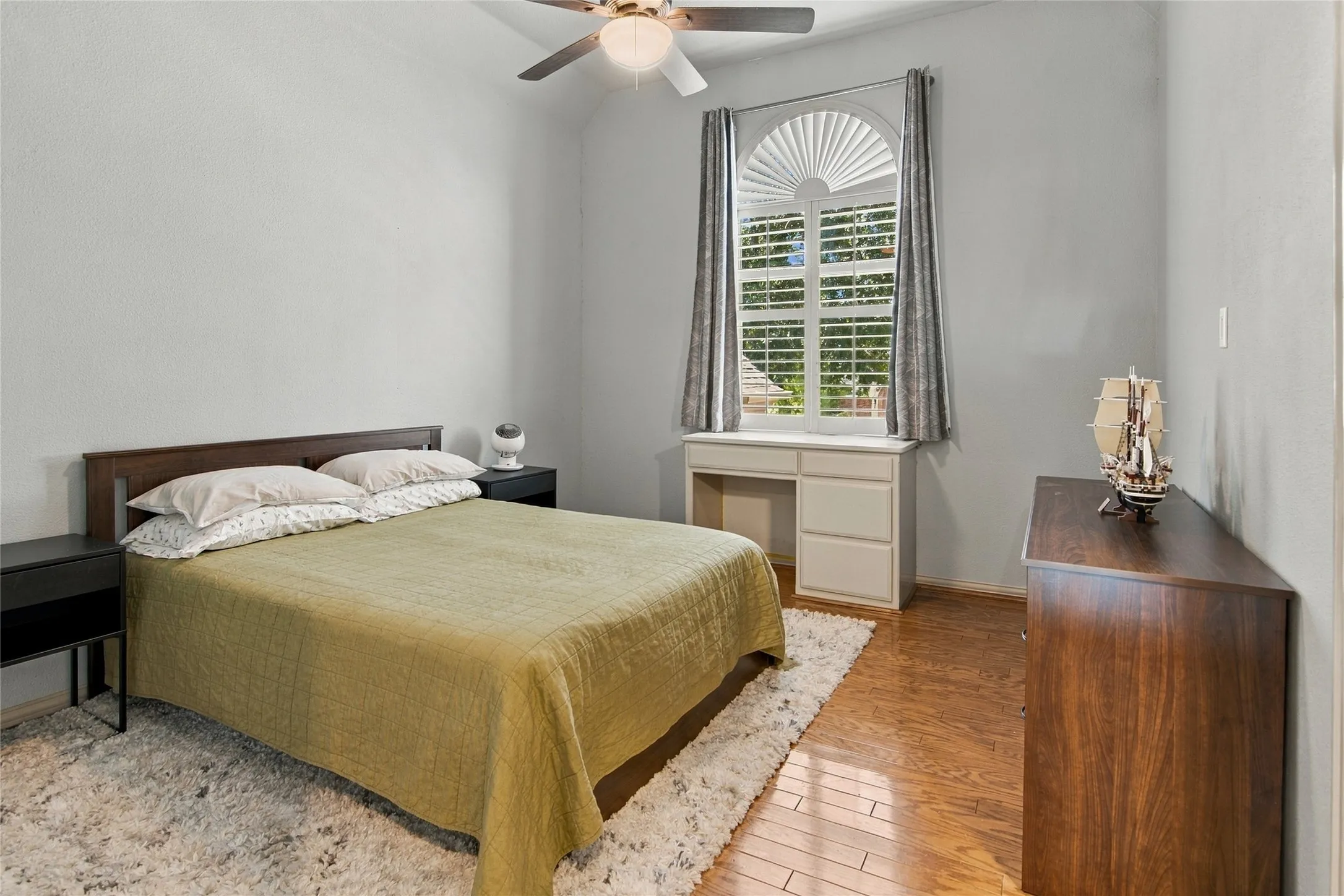 Single Family Residence For Sale in Tarrant County , 6505 Champion Way, Colleyville, Texas 76034, 4 Bedroom, 4 Bathroom, 3 Garage spaces, 4,129 Sqft, built in 1999, mls#21402076, Real Estate Agent in Colleyville, Homes For Sale in Tarrant county, Homes For Sale in Colleyville, Realtor in Colleyville Texas, Real Estate Brokerage Independent Realty Texas, Luminita Cordes Realtor