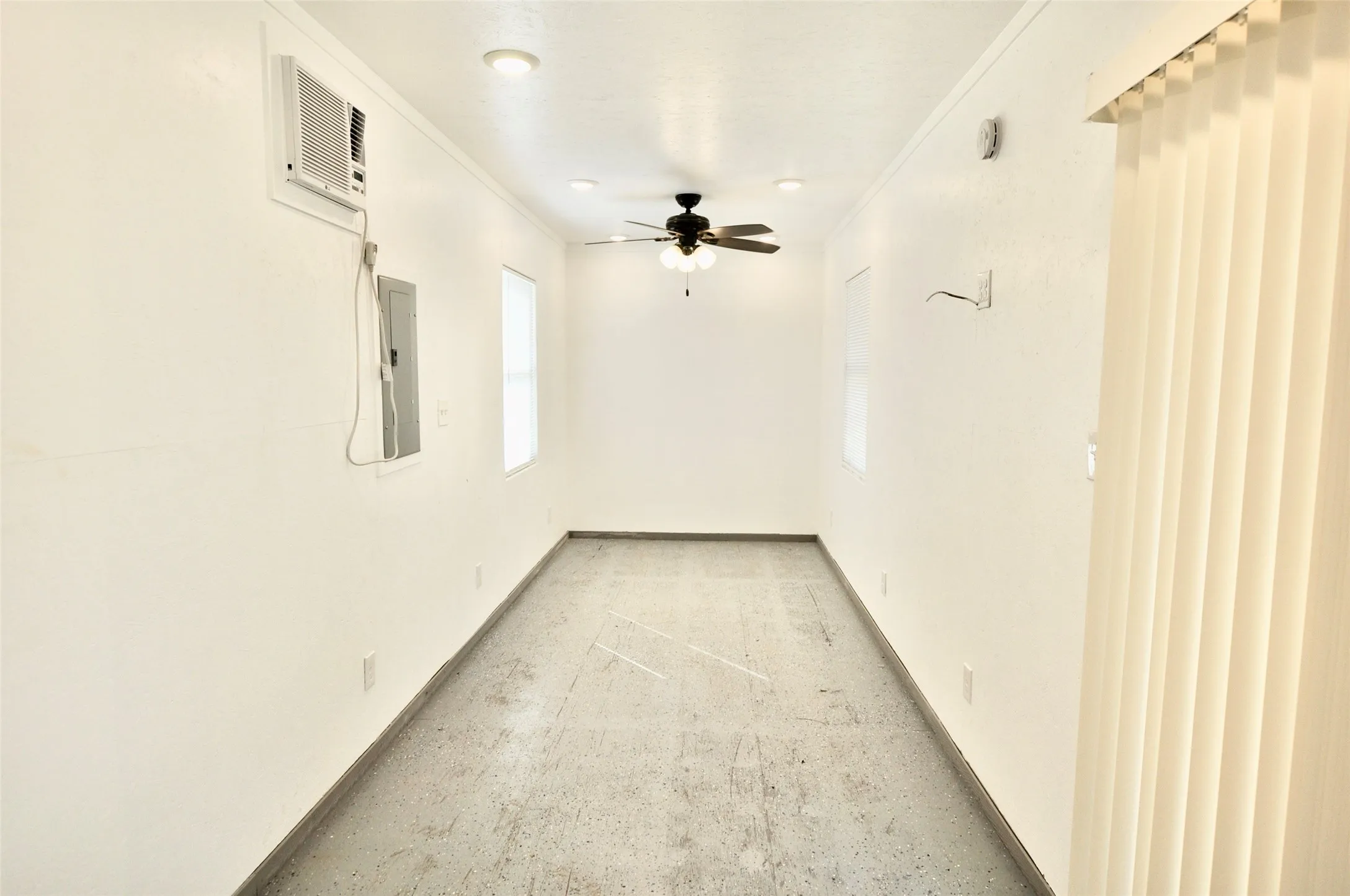 Single Family Residence For Rent in Parker County , 1798 Newport Road, Weatherford, Texas 76086, 1 Bedroom, 1 Bathroom, Garage spaces, 325 Sqft, built in 2018, mls#21406829, Real Estate Agent in Weatherford, Homes For Rent in Parker county, Homes For Rent in Weatherford, Realtor in Weatherford Texas, Real Estate Brokerage Independent Realty Texas, Luminita Cordes Realtor