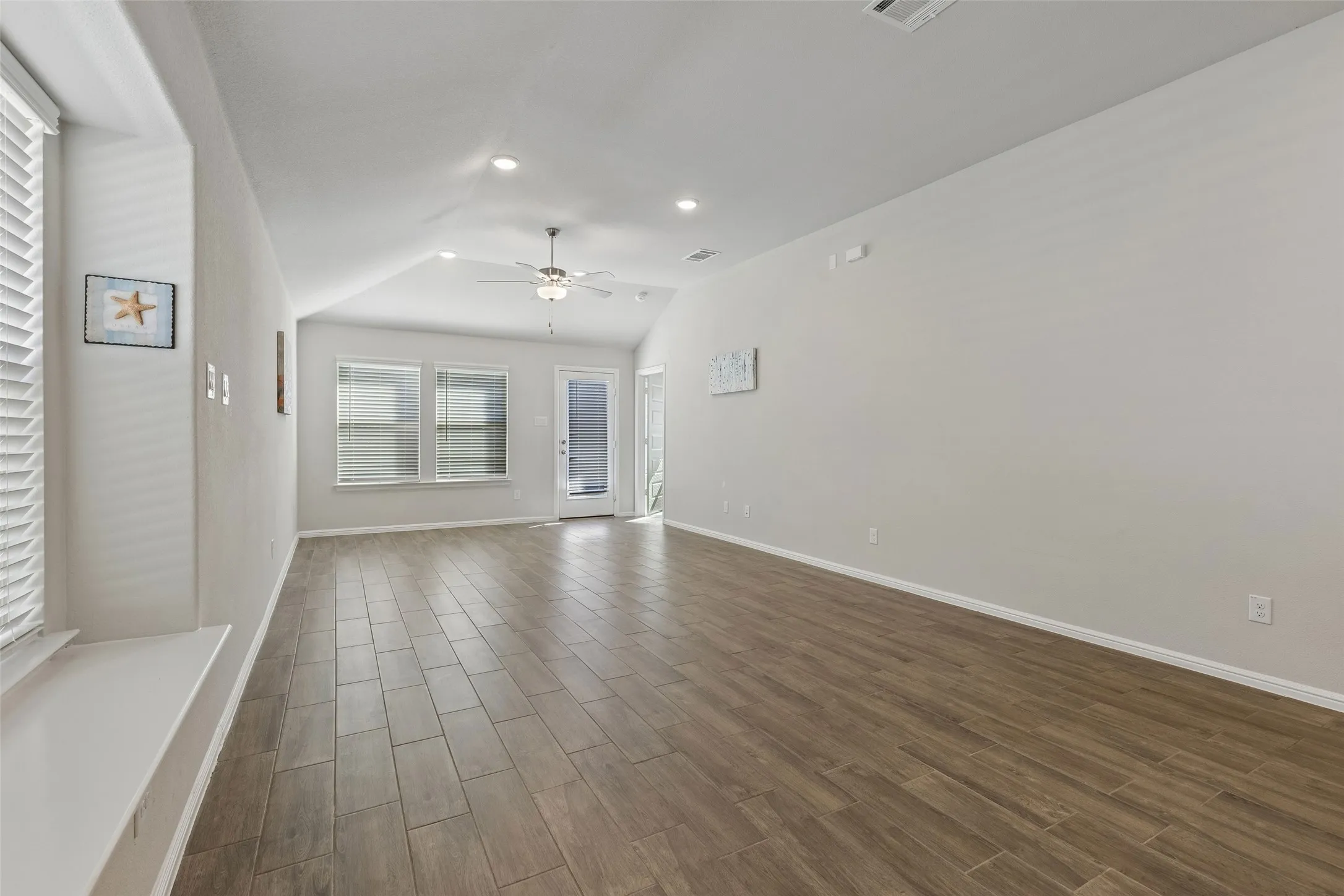 Single Family Residence For Rent in Denton County , 14068 Drover Street, Pilot Point, Texas 76258, 4 Bedroom, 2 Bathroom, 2 Garage spaces, 1,553 Sqft, built in 2024, mls#21403872, Real Estate Agent in Pilot Point, Homes For Rent in Denton county, Homes For Rent in Pilot Point, Realtor in Pilot Point Texas, Real Estate Brokerage Independent Realty Texas, Luminita Cordes Realtor