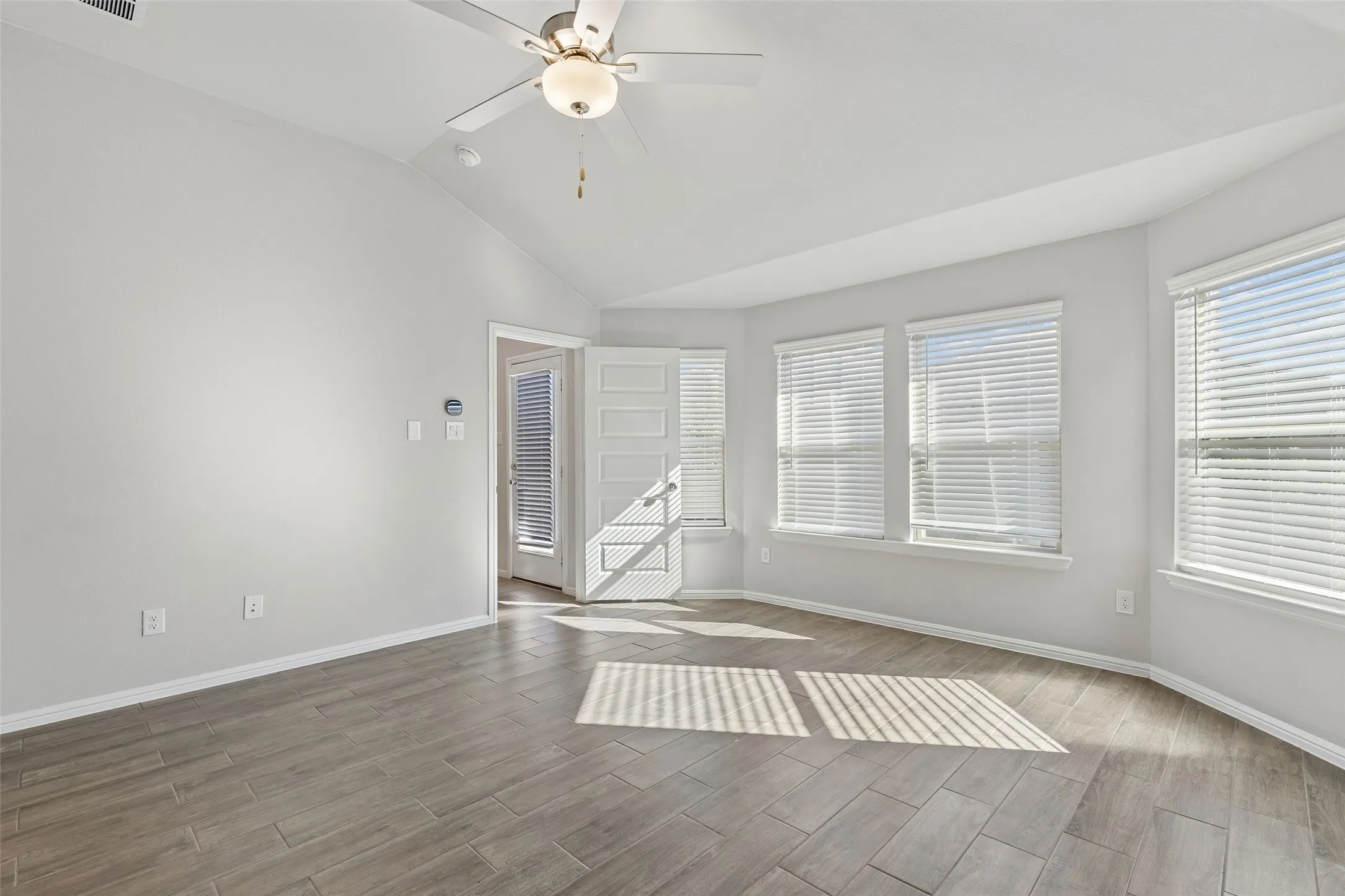 Single Family Residence For Rent in Denton County , 14068 Drover Street, Pilot Point, Texas 76258, 4 Bedroom, 2 Bathroom, 2 Garage spaces, 1,553 Sqft, built in 2024, mls#21403872, Real Estate Agent in Pilot Point, Homes For Rent in Denton county, Homes For Rent in Pilot Point, Realtor in Pilot Point Texas, Real Estate Brokerage Independent Realty Texas, Luminita Cordes Realtor