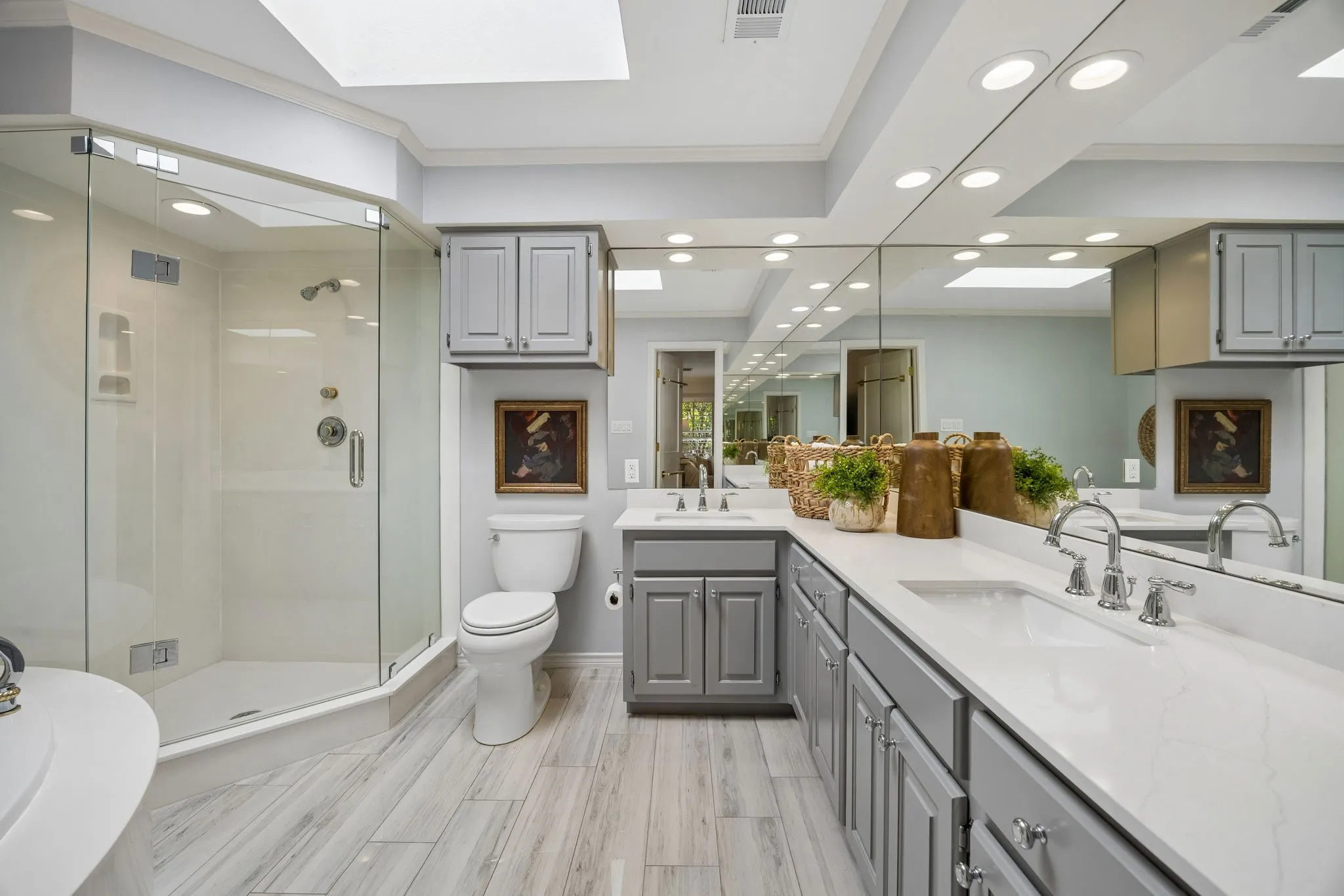 Single Family Residence For Sale in Dallas County , 3440 Granada Avenue, University Park, Texas 75205, 3 Bedroom, 3 Bathroom, 2 Garage spaces, 2,554 Sqft, built in 1984, mls#21399073, Real Estate Agent in University Park, Homes For Sale in Dallas county, Homes For Sale in University Park, Realtor in University Park Texas, Real Estate Brokerage Independent Realty Texas, Luminita Cordes Realtor