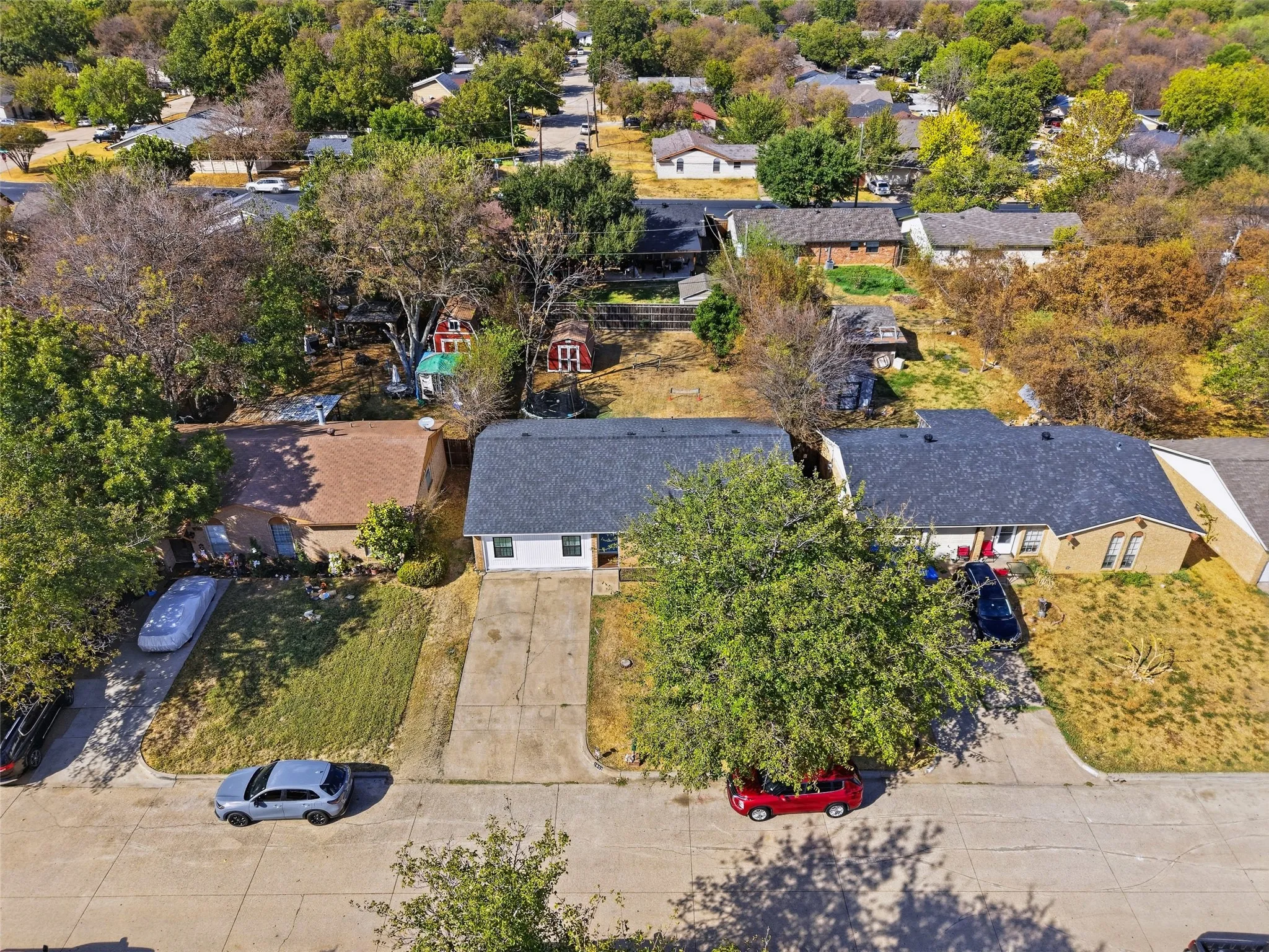 Single Family Residence For Sale in Dallas County , 1602 Pisces Street, Grand Prairie, Texas 75051, 4 Bedroom, 2 Bathroom, Garage spaces, 1,734 Sqft, built in 1972, mls#21405602, Real Estate Agent in Grand Prairie, Homes For Sale in Dallas county, Homes For Sale in Grand Prairie, Realtor in Grand Prairie Texas, Real Estate Brokerage Independent Realty Texas, Luminita Cordes Realtor