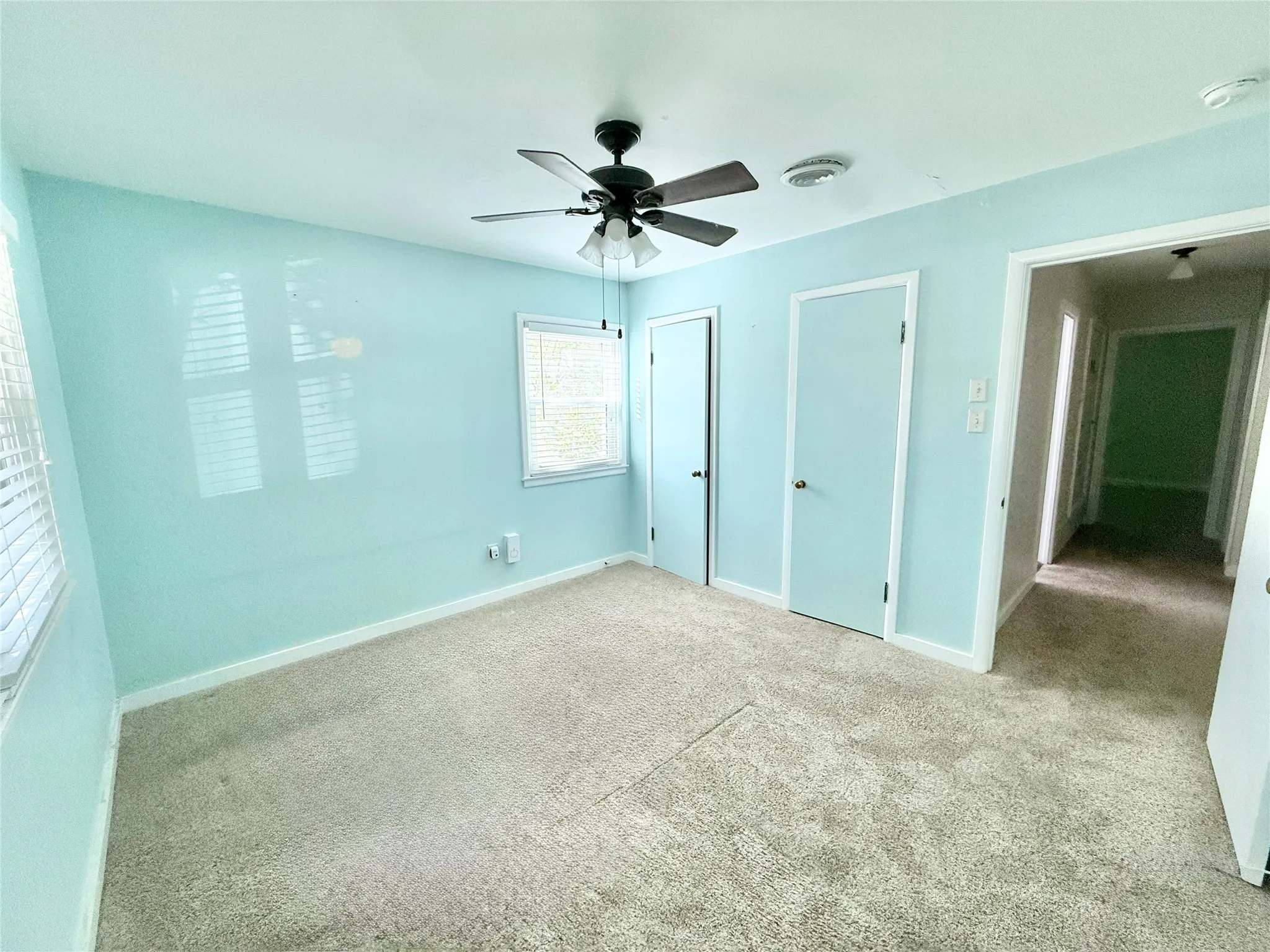 Single Family Residence For Sale in Taylor County , 2102 Ballinger Street, Abilene, Texas 79605, 2 Bedroom, 1 Bathroom, 1 Garage spaces, 1,077 Sqft, built in 1955, mls#21406634, Real Estate Agent in Abilene, Homes For Sale in Taylor county, Homes For Sale in Abilene, Realtor in Abilene Texas, Real Estate Brokerage Independent Realty Texas, Luminita Cordes Realtor