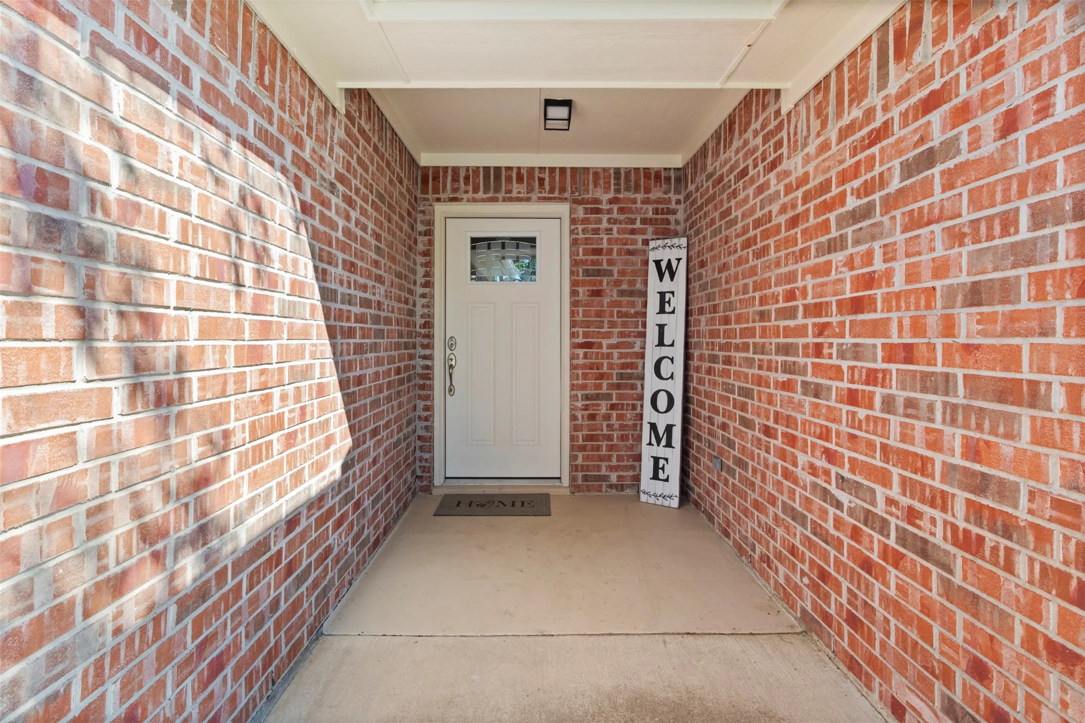 Single Family Residence For Sale in Grayson County , 933 Calder Street, Howe, Texas 75459, 3 Bedroom, 2 Bathroom, 2 Garage spaces, 1,497 Sqft, built in 2000, mls#21404954, Real Estate Agent in Howe, Homes For Sale in Grayson county, Homes For Sale in Howe, Realtor in Howe Texas, Real Estate Brokerage Independent Realty Texas, Luminita Cordes Realtor