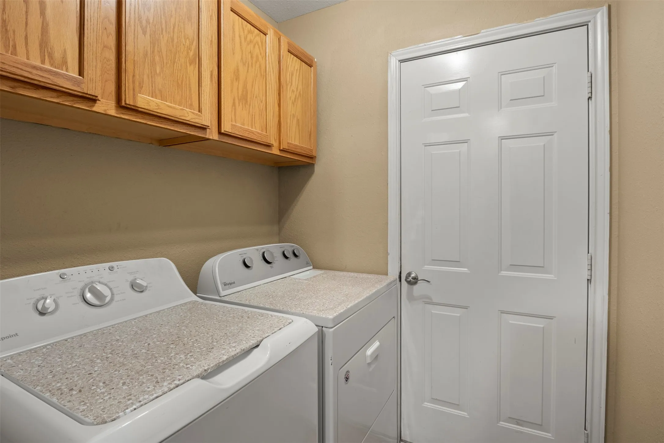 Single Family Residence For Sale in Grayson County , 933 Calder Street, Howe, Texas 75459, 3 Bedroom, 2 Bathroom, 2 Garage spaces, 1,497 Sqft, built in 2000, mls#21404954, Real Estate Agent in Howe, Homes For Sale in Grayson county, Homes For Sale in Howe, Realtor in Howe Texas, Real Estate Brokerage Independent Realty Texas, Luminita Cordes Realtor