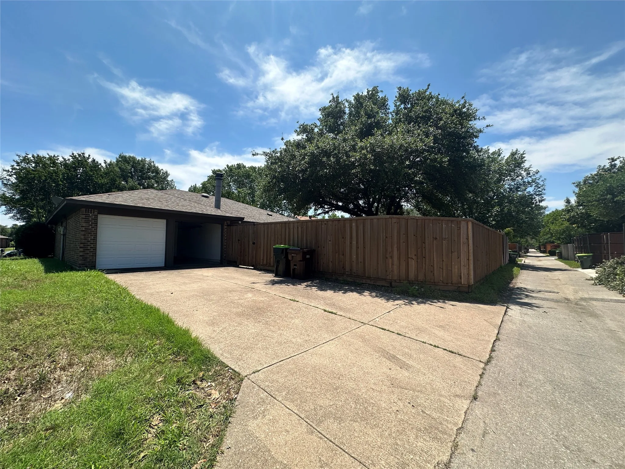 Single Family Residence For Rent in Collin County , 4045 Cavalry Drive, Plano, Texas 75023, 3 Bedroom, 2 Bathroom, 2 Garage spaces, 1,453 Sqft, built in 1983, mls#21406835, Real Estate Agent in Plano, Homes For Rent in Collin county, Homes For Rent in Plano, Realtor in Plano Texas, Real Estate Brokerage Independent Realty Texas, Luminita Cordes Realtor