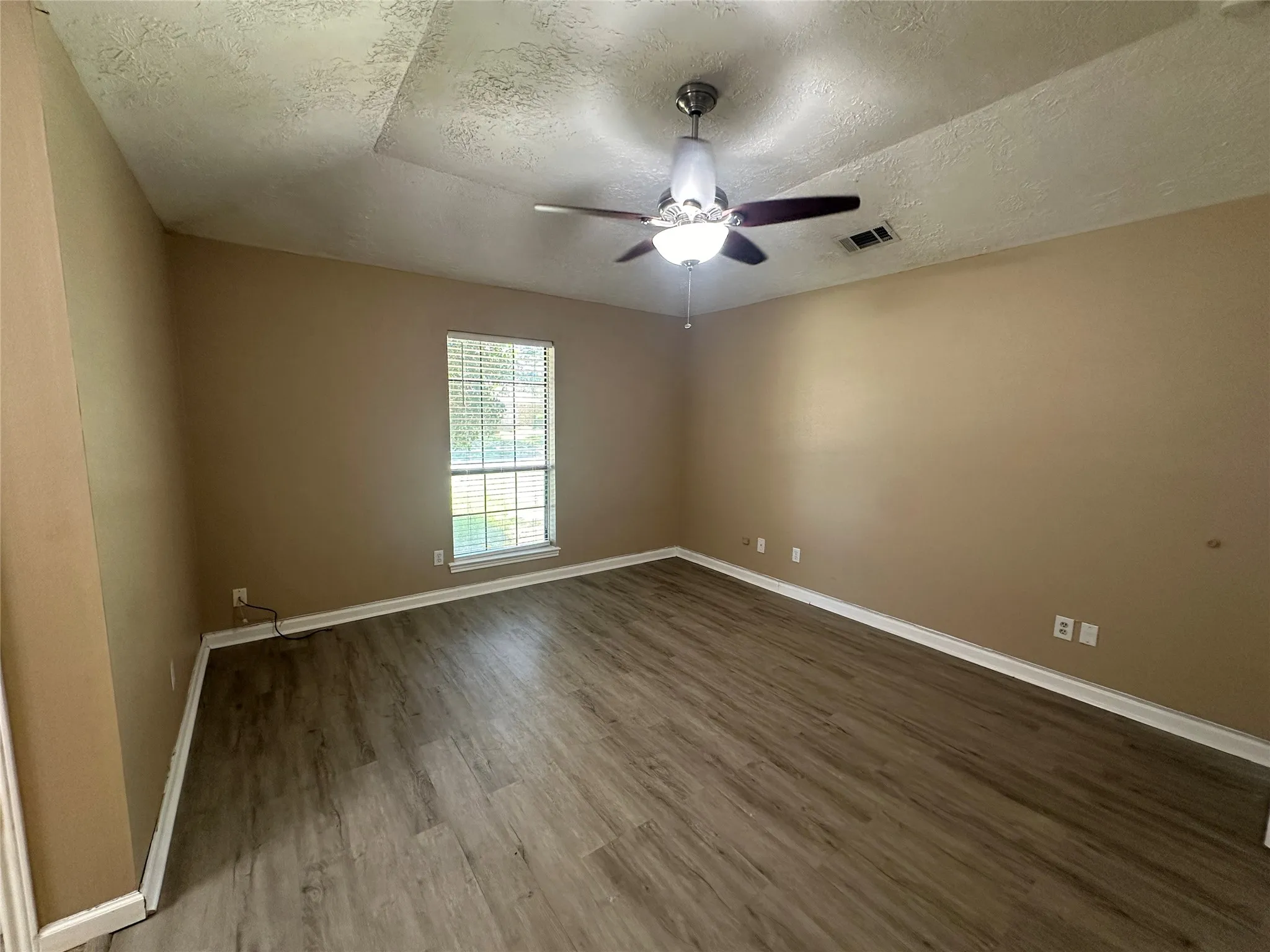 Single Family Residence For Rent in Collin County , 4045 Cavalry Drive, Plano, Texas 75023, 3 Bedroom, 2 Bathroom, 2 Garage spaces, 1,453 Sqft, built in 1983, mls#21406835, Real Estate Agent in Plano, Homes For Rent in Collin county, Homes For Rent in Plano, Realtor in Plano Texas, Real Estate Brokerage Independent Realty Texas, Luminita Cordes Realtor