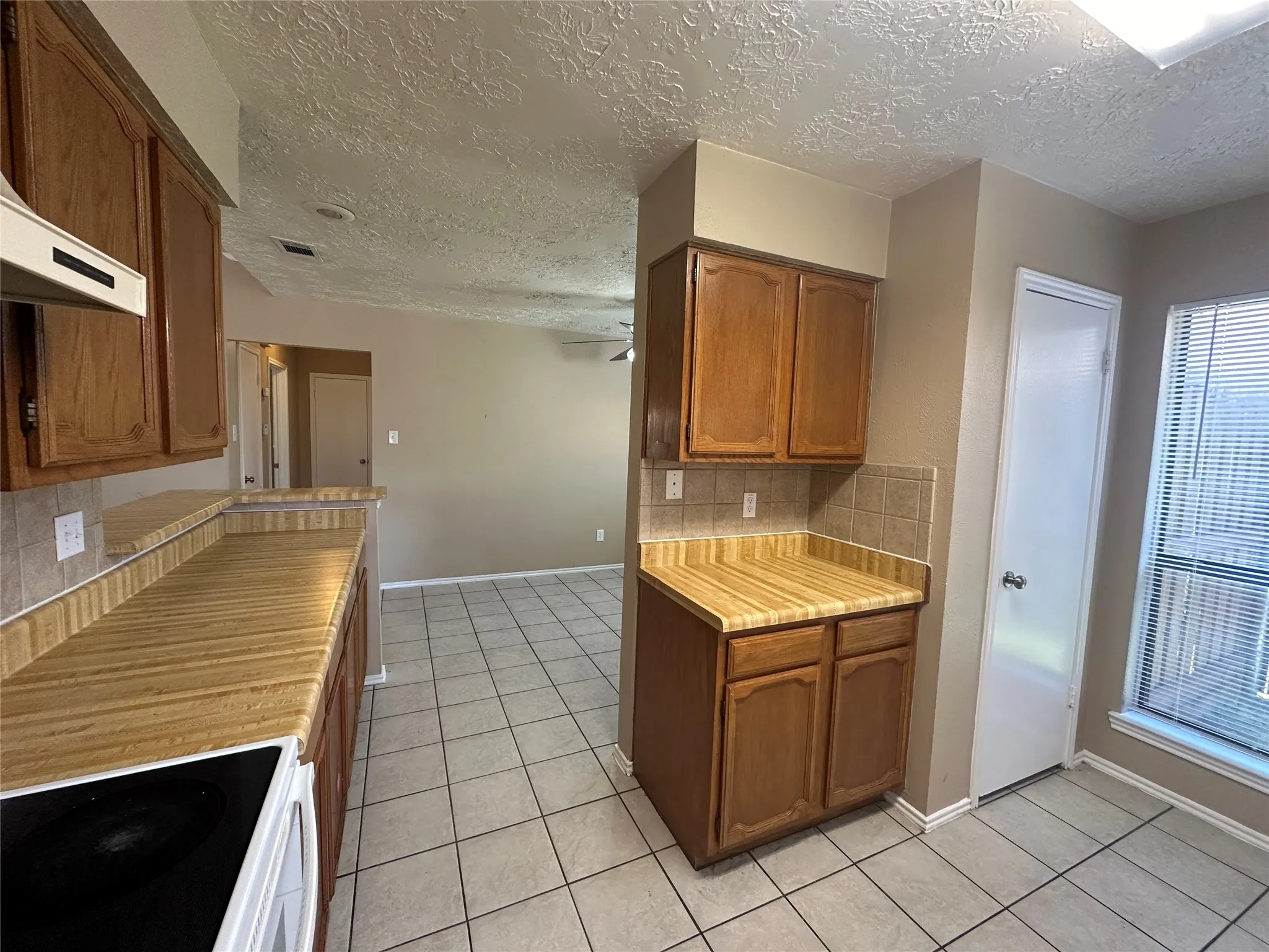 Single Family Residence For Rent in Collin County , 4045 Cavalry Drive, Plano, Texas 75023, 3 Bedroom, 2 Bathroom, 2 Garage spaces, 1,453 Sqft, built in 1983, mls#21406835, Real Estate Agent in Plano, Homes For Rent in Collin county, Homes For Rent in Plano, Realtor in Plano Texas, Real Estate Brokerage Independent Realty Texas, Luminita Cordes Realtor