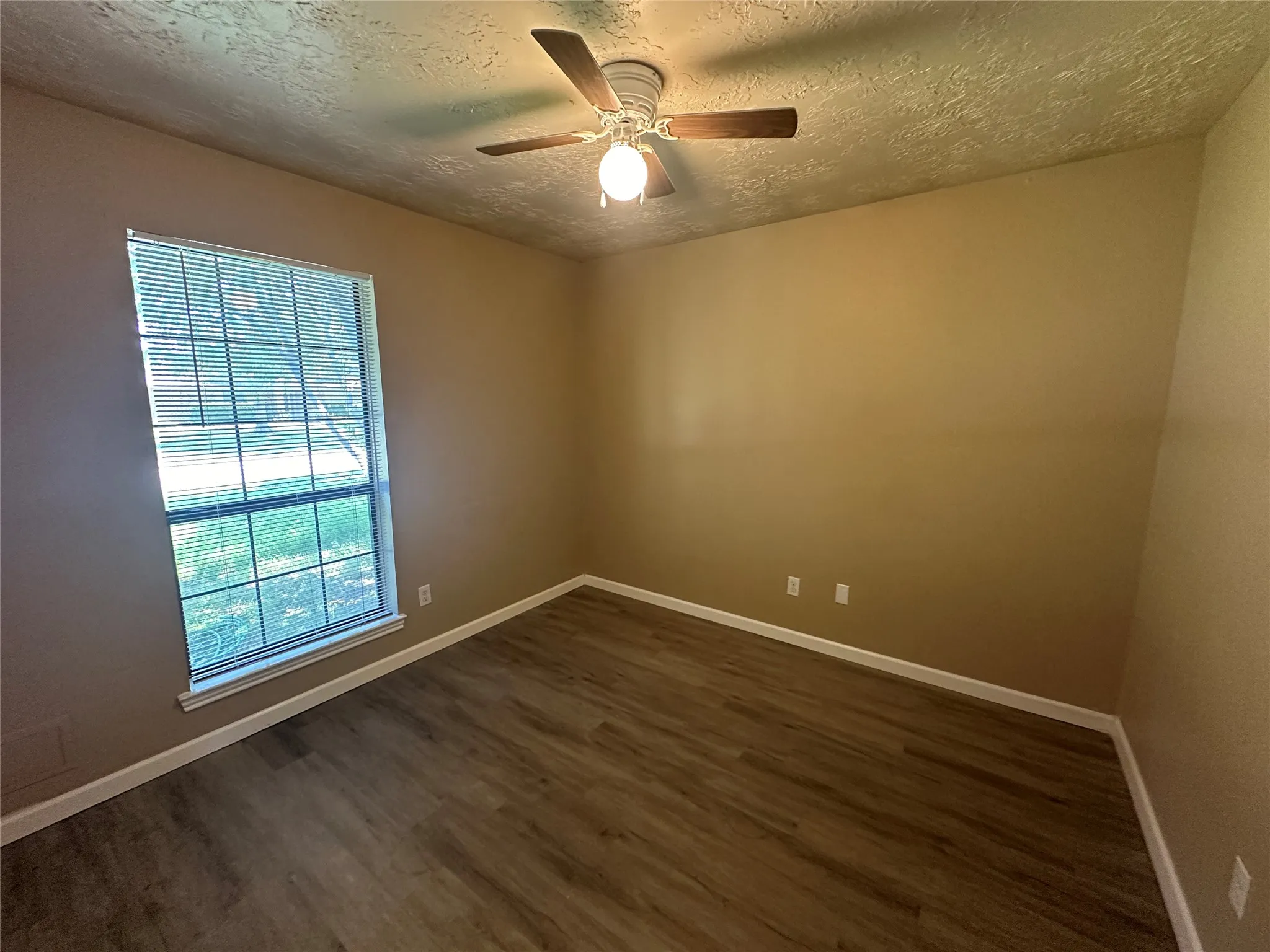 Single Family Residence For Rent in Collin County , 4045 Cavalry Drive, Plano, Texas 75023, 3 Bedroom, 2 Bathroom, 2 Garage spaces, 1,453 Sqft, built in 1983, mls#21406835, Real Estate Agent in Plano, Homes For Rent in Collin county, Homes For Rent in Plano, Realtor in Plano Texas, Real Estate Brokerage Independent Realty Texas, Luminita Cordes Realtor