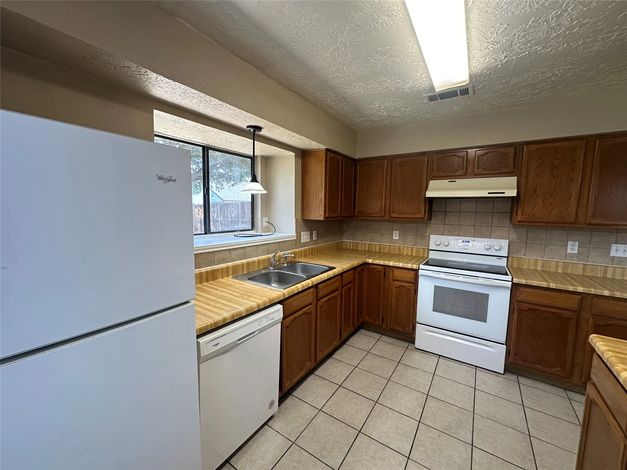 Single Family Residence For Rent in Collin County , 4045 Cavalry Drive, Plano, Texas 75023, 3 Bedroom, 2 Bathroom, 2 Garage spaces, 1,453 Sqft, built in 1983, mls#21406835, Real Estate Agent in Plano, Homes For Rent in Collin county, Homes For Rent in Plano, Realtor in Plano Texas, Real Estate Brokerage Independent Realty Texas, Luminita Cordes Realtor