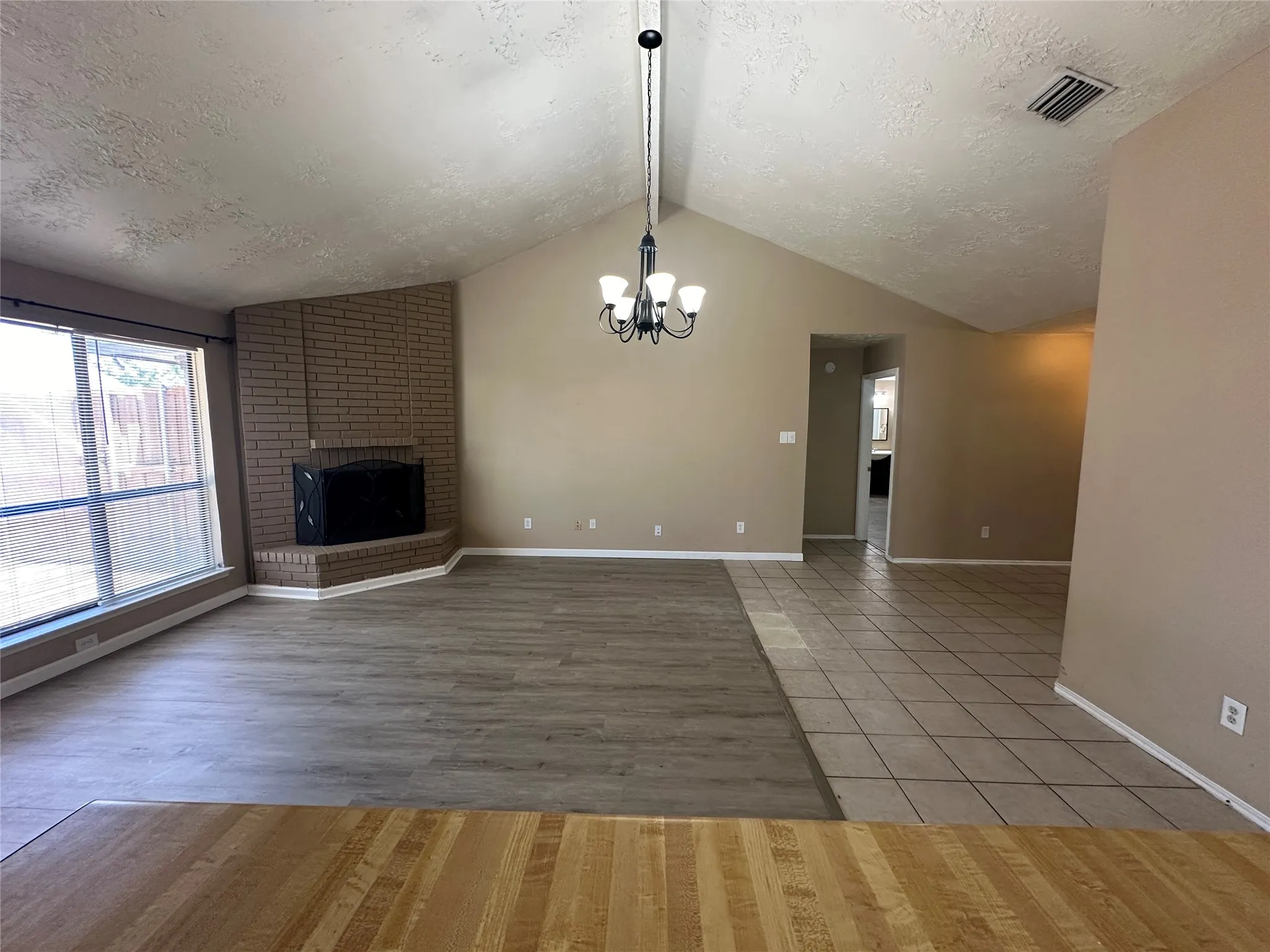 Single Family Residence For Rent in Collin County , 4045 Cavalry Drive, Plano, Texas 75023, 3 Bedroom, 2 Bathroom, 2 Garage spaces, 1,453 Sqft, built in 1983, mls#21406835, Real Estate Agent in Plano, Homes For Rent in Collin county, Homes For Rent in Plano, Realtor in Plano Texas, Real Estate Brokerage Independent Realty Texas, Luminita Cordes Realtor