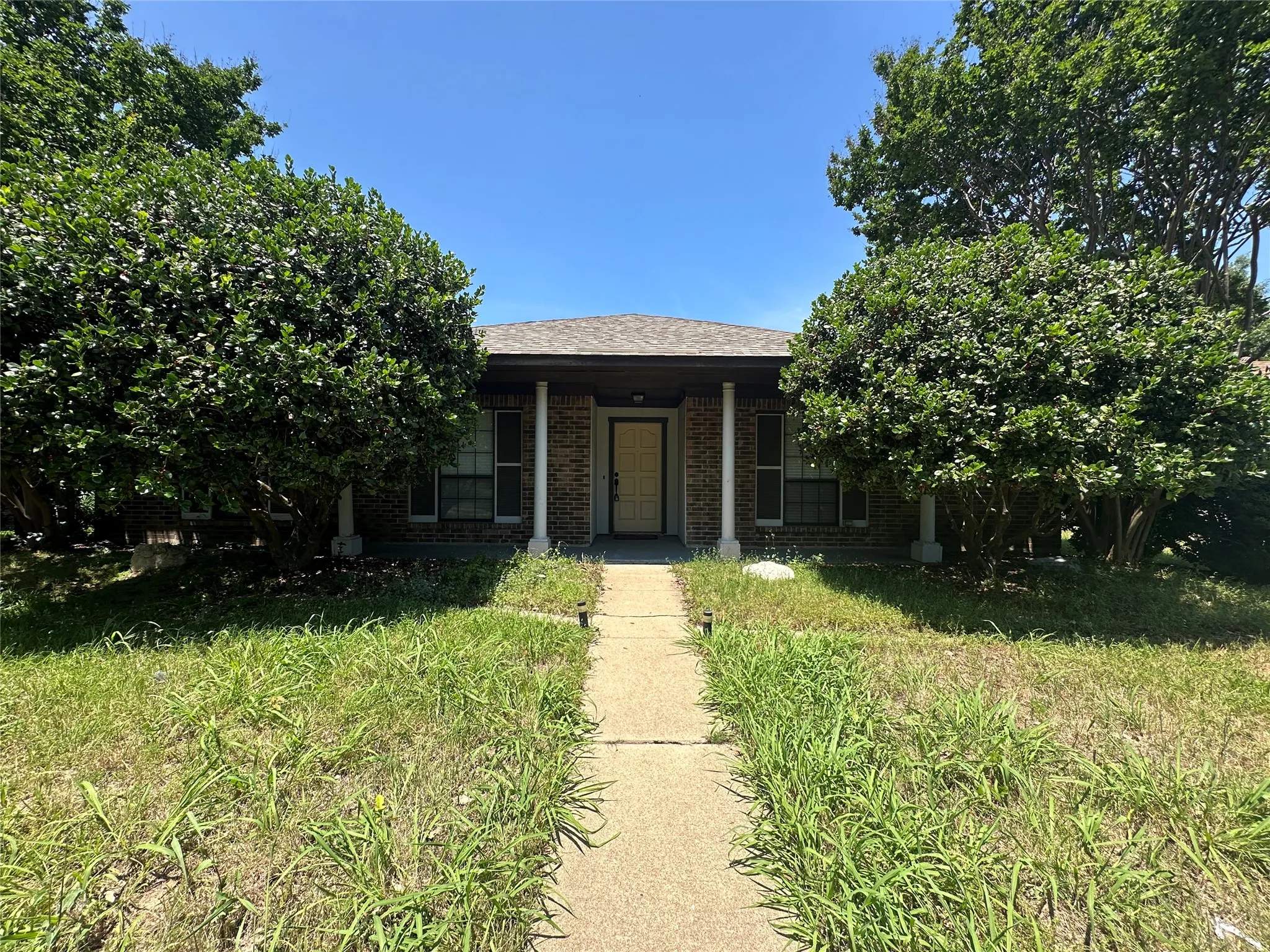 Single Family Residence For Rent in Collin County , 4045 Cavalry Drive, Plano, Texas 75023, 3 Bedroom, 2 Bathroom, 2 Garage spaces, 1,453 Sqft, built in 1983, mls#21406835, Real Estate Agent in Plano, Homes For Rent in Collin county, Homes For Rent in Plano, Realtor in Plano Texas, Real Estate Brokerage Independent Realty Texas, Luminita Cordes Realtor