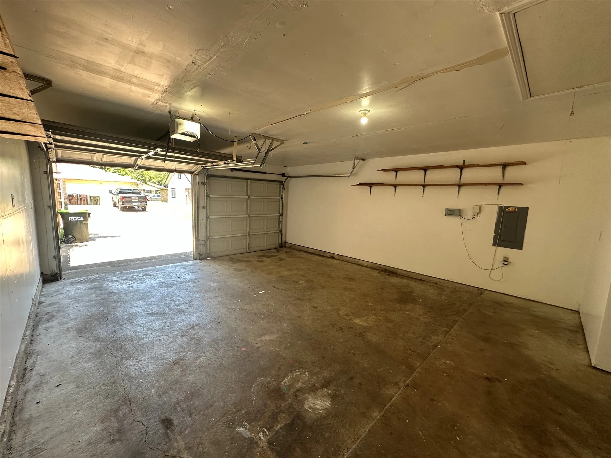 Single Family Residence For Rent in Collin County , 4045 Cavalry Drive, Plano, Texas 75023, 3 Bedroom, 2 Bathroom, 2 Garage spaces, 1,453 Sqft, built in 1983, mls#21406835, Real Estate Agent in Plano, Homes For Rent in Collin county, Homes For Rent in Plano, Realtor in Plano Texas, Real Estate Brokerage Independent Realty Texas, Luminita Cordes Realtor