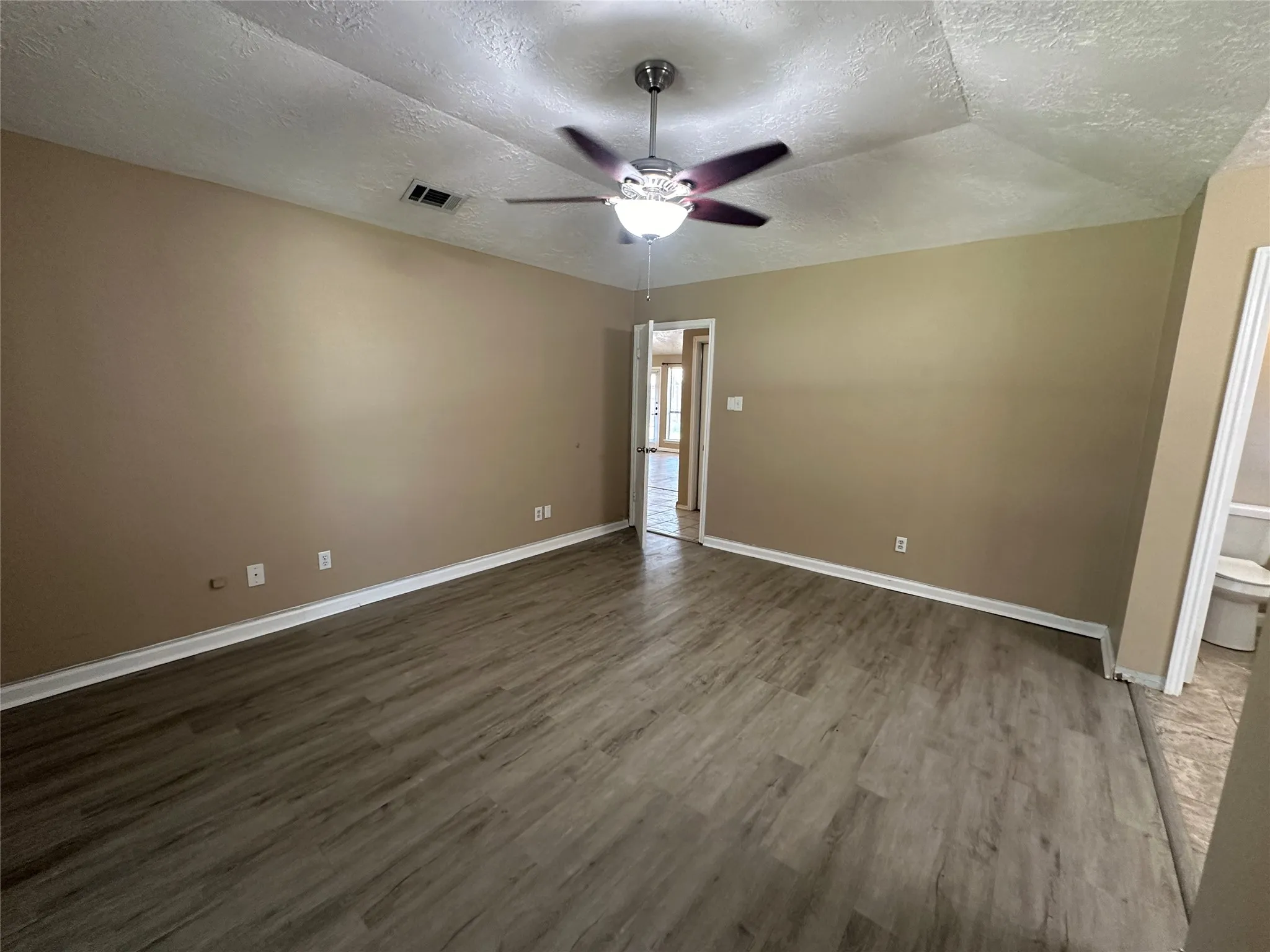 Single Family Residence For Rent in Collin County , 4045 Cavalry Drive, Plano, Texas 75023, 3 Bedroom, 2 Bathroom, 2 Garage spaces, 1,453 Sqft, built in 1983, mls#21406835, Real Estate Agent in Plano, Homes For Rent in Collin county, Homes For Rent in Plano, Realtor in Plano Texas, Real Estate Brokerage Independent Realty Texas, Luminita Cordes Realtor