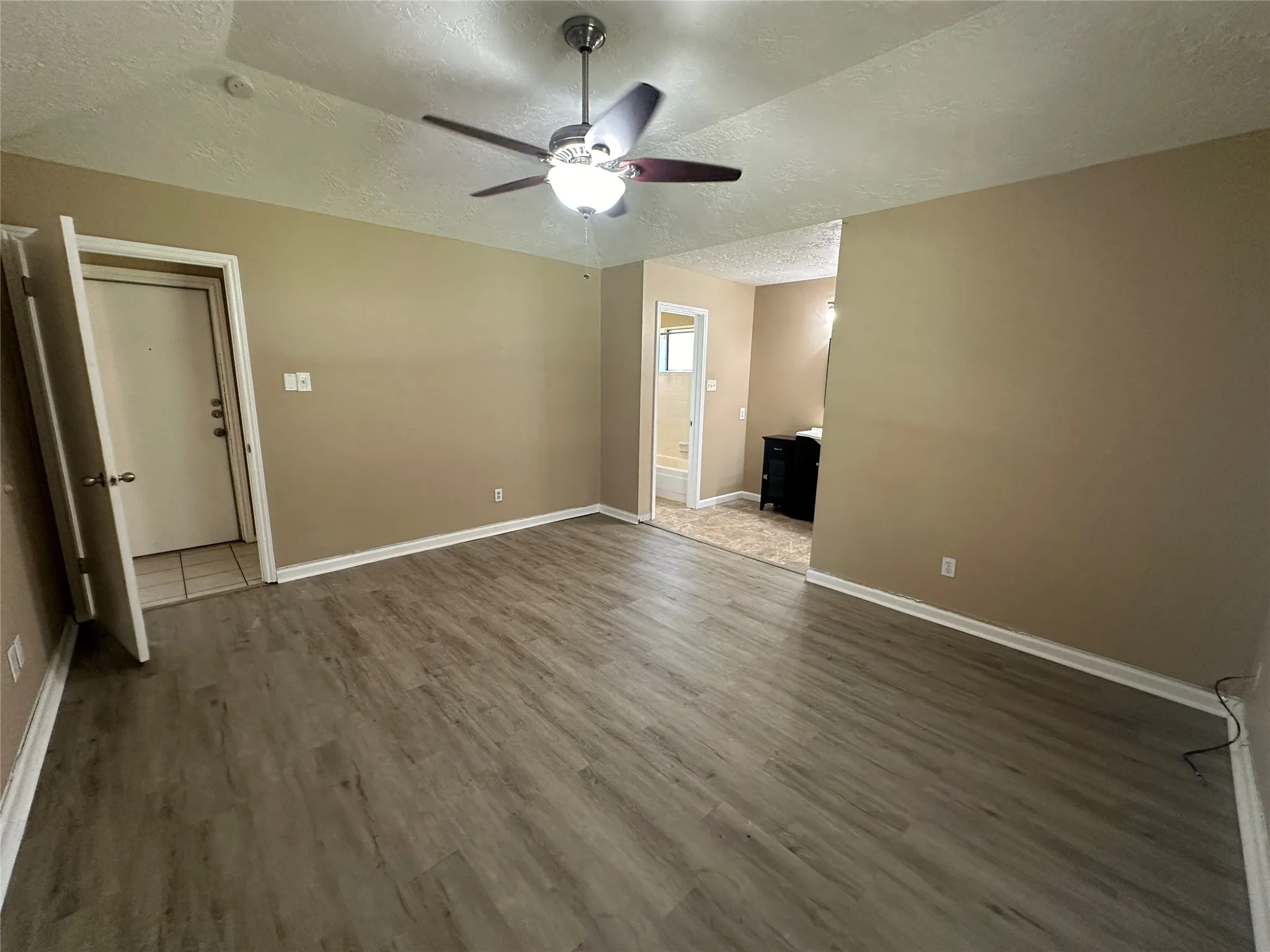 Single Family Residence For Rent in Collin County , 4045 Cavalry Drive, Plano, Texas 75023, 3 Bedroom, 2 Bathroom, 2 Garage spaces, 1,453 Sqft, built in 1983, mls#21406835, Real Estate Agent in Plano, Homes For Rent in Collin county, Homes For Rent in Plano, Realtor in Plano Texas, Real Estate Brokerage Independent Realty Texas, Luminita Cordes Realtor