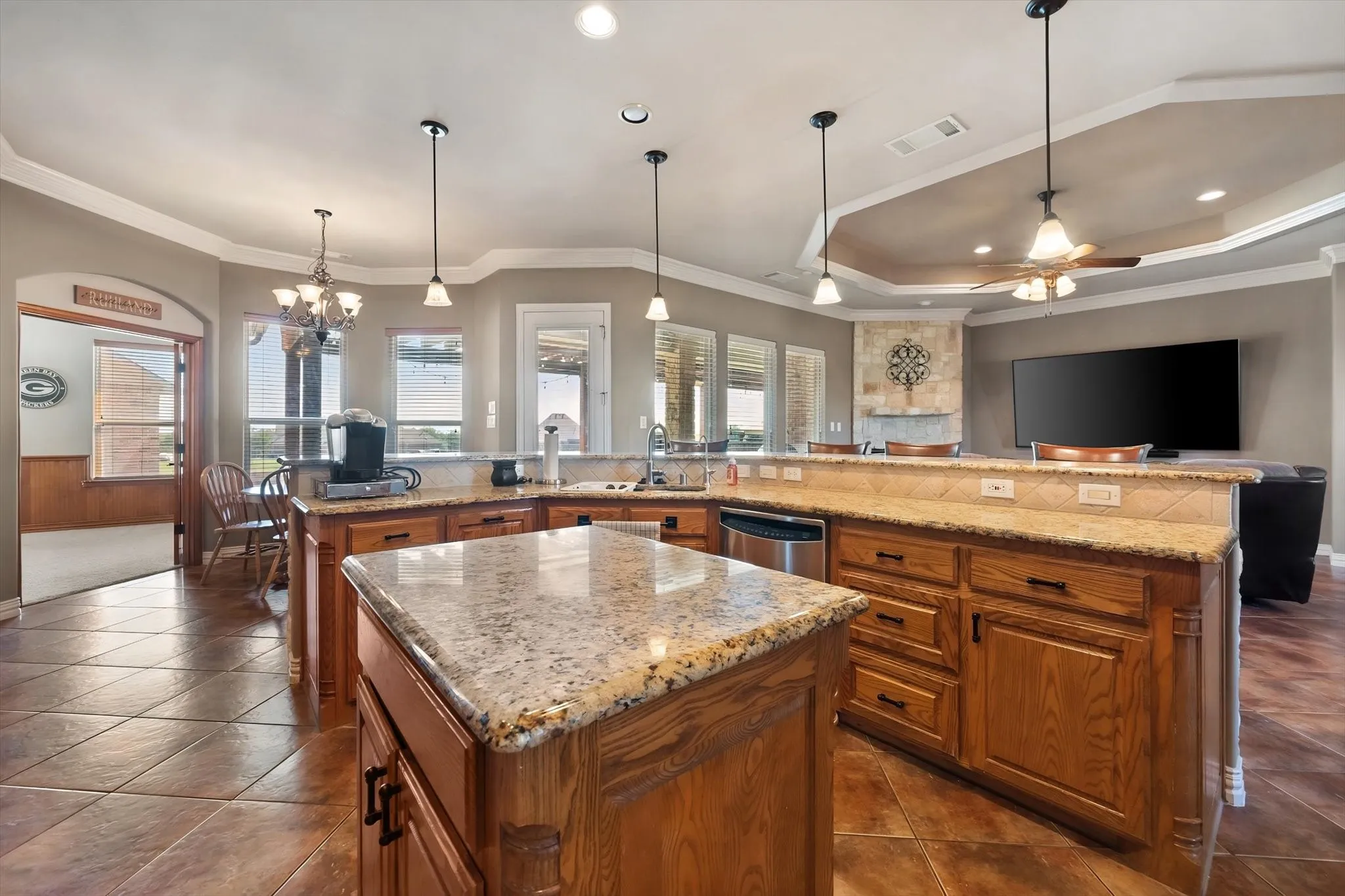 Single Family Residence For Sale in Tarrant County , 7168 Granville Drive, Mansfield, Texas 76063, 4 Bedroom, 4 Bathroom, 3 Garage spaces, 3,656 Sqft, built in 2006, mls#21402381, Real Estate Agent in Mansfield, Homes For Sale in Tarrant county, Homes For Sale in Mansfield, Realtor in Mansfield Texas, Real Estate Brokerage Independent Realty Texas, Luminita Cordes Realtor