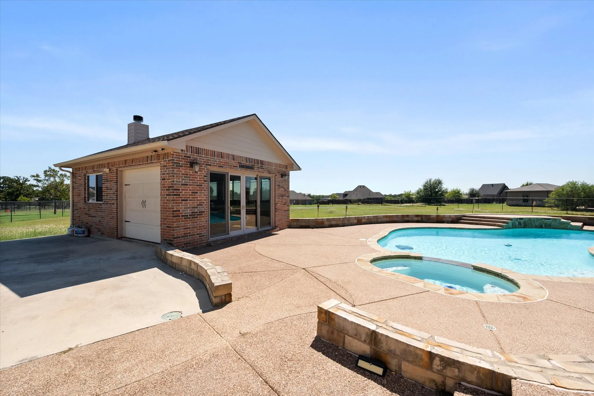 Single Family Residence For Sale in Tarrant County , 7168 Granville Drive, Mansfield, Texas 76063, 4 Bedroom, 4 Bathroom, 3 Garage spaces, 3,656 Sqft, built in 2006, mls#21402381, Real Estate Agent in Mansfield, Homes For Sale in Tarrant county, Homes For Sale in Mansfield, Realtor in Mansfield Texas, Real Estate Brokerage Independent Realty Texas, Luminita Cordes Realtor
