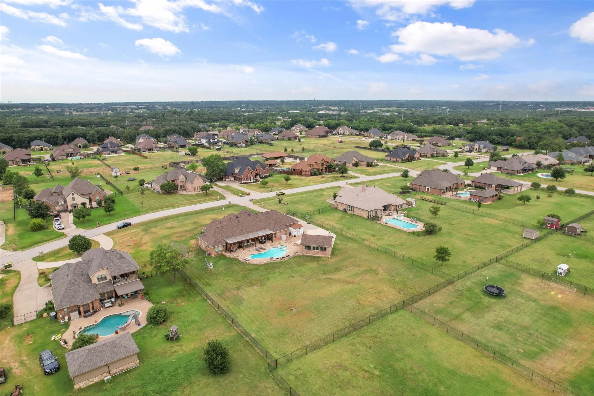 Single Family Residence For Sale in Tarrant County , 7168 Granville Drive, Mansfield, Texas 76063, 4 Bedroom, 4 Bathroom, 3 Garage spaces, 3,656 Sqft, built in 2006, mls#21402381, Real Estate Agent in Mansfield, Homes For Sale in Tarrant county, Homes For Sale in Mansfield, Realtor in Mansfield Texas, Real Estate Brokerage Independent Realty Texas, Luminita Cordes Realtor