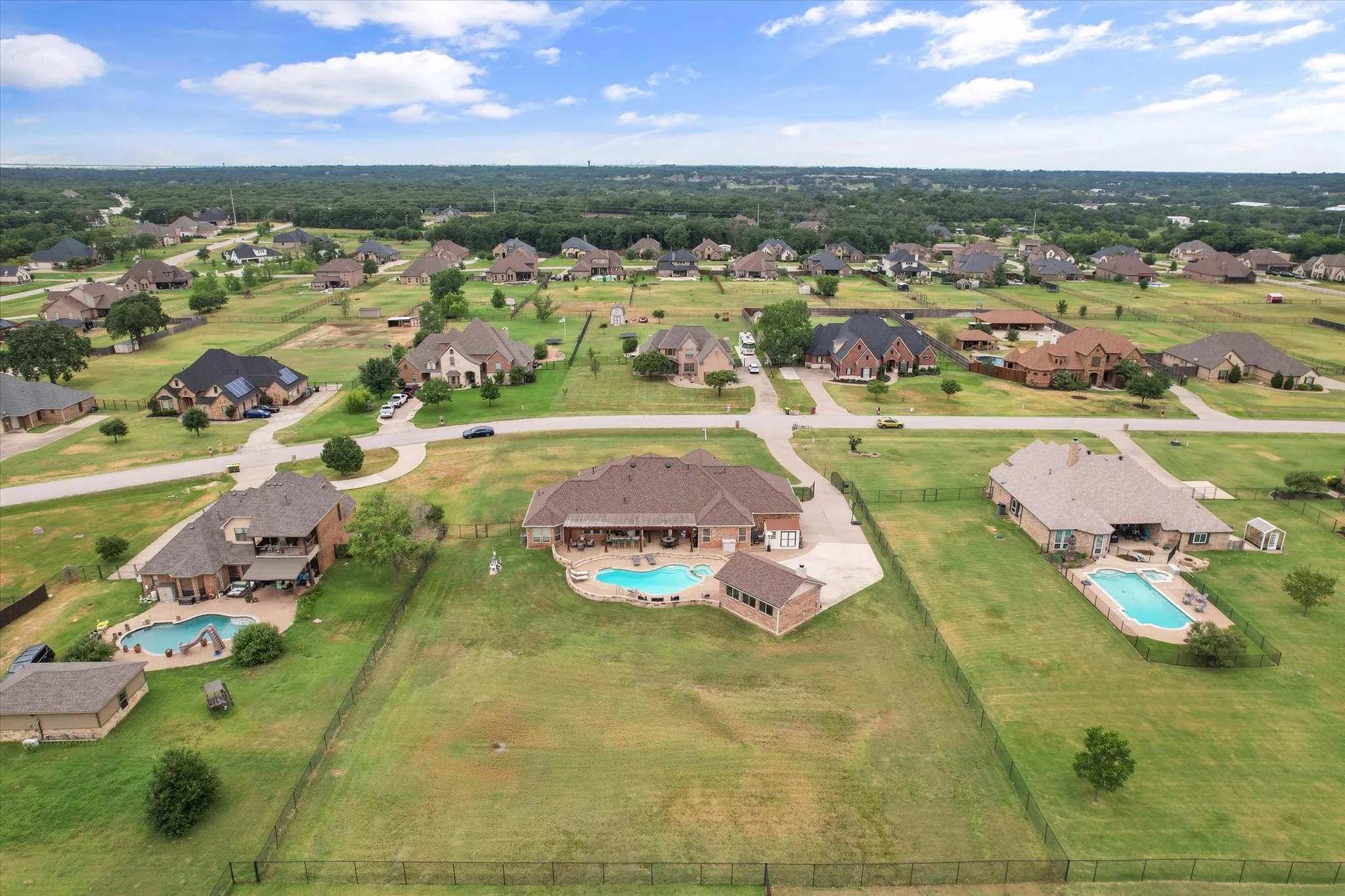 Single Family Residence For Sale in Tarrant County , 7168 Granville Drive, Mansfield, Texas 76063, 4 Bedroom, 4 Bathroom, 3 Garage spaces, 3,656 Sqft, built in 2006, mls#21402381, Real Estate Agent in Mansfield, Homes For Sale in Tarrant county, Homes For Sale in Mansfield, Realtor in Mansfield Texas, Real Estate Brokerage Independent Realty Texas, Luminita Cordes Realtor