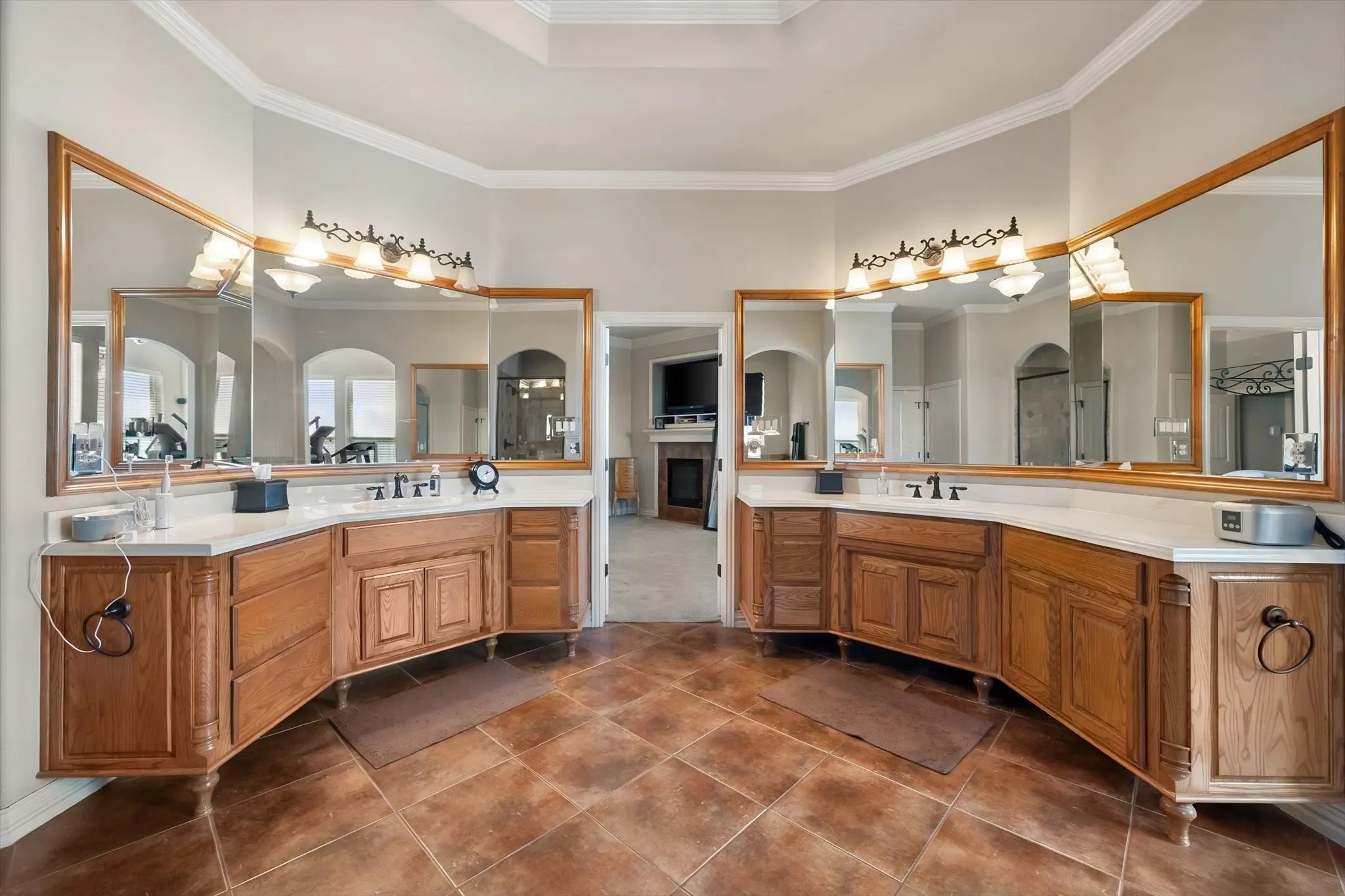 Single Family Residence For Sale in Tarrant County , 7168 Granville Drive, Mansfield, Texas 76063, 4 Bedroom, 4 Bathroom, 3 Garage spaces, 3,656 Sqft, built in 2006, mls#21402381, Real Estate Agent in Mansfield, Homes For Sale in Tarrant county, Homes For Sale in Mansfield, Realtor in Mansfield Texas, Real Estate Brokerage Independent Realty Texas, Luminita Cordes Realtor