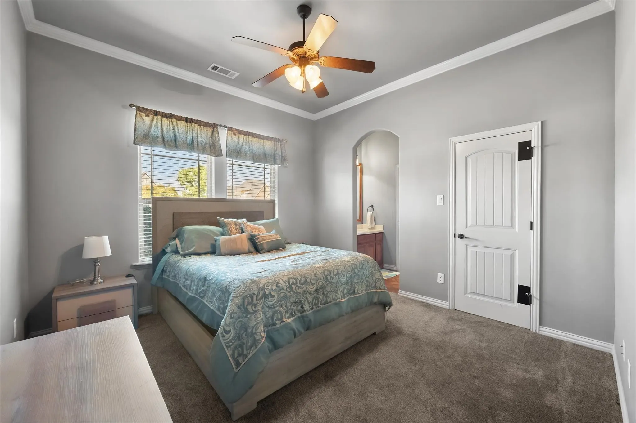 Single Family Residence For Sale in Tarrant County , 7168 Granville Drive, Mansfield, Texas 76063, 4 Bedroom, 4 Bathroom, 3 Garage spaces, 3,656 Sqft, built in 2006, mls#21402381, Real Estate Agent in Mansfield, Homes For Sale in Tarrant county, Homes For Sale in Mansfield, Realtor in Mansfield Texas, Real Estate Brokerage Independent Realty Texas, Luminita Cordes Realtor