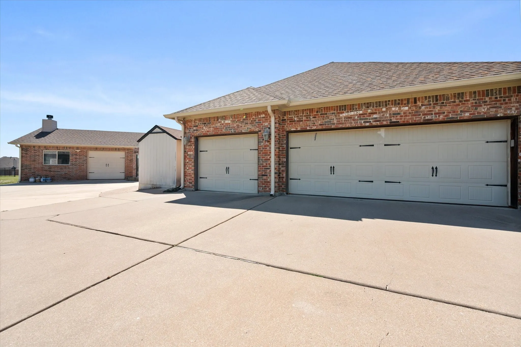 Single Family Residence For Sale in Tarrant County , 7168 Granville Drive, Mansfield, Texas 76063, 4 Bedroom, 4 Bathroom, 3 Garage spaces, 3,656 Sqft, built in 2006, mls#21402381, Real Estate Agent in Mansfield, Homes For Sale in Tarrant county, Homes For Sale in Mansfield, Realtor in Mansfield Texas, Real Estate Brokerage Independent Realty Texas, Luminita Cordes Realtor