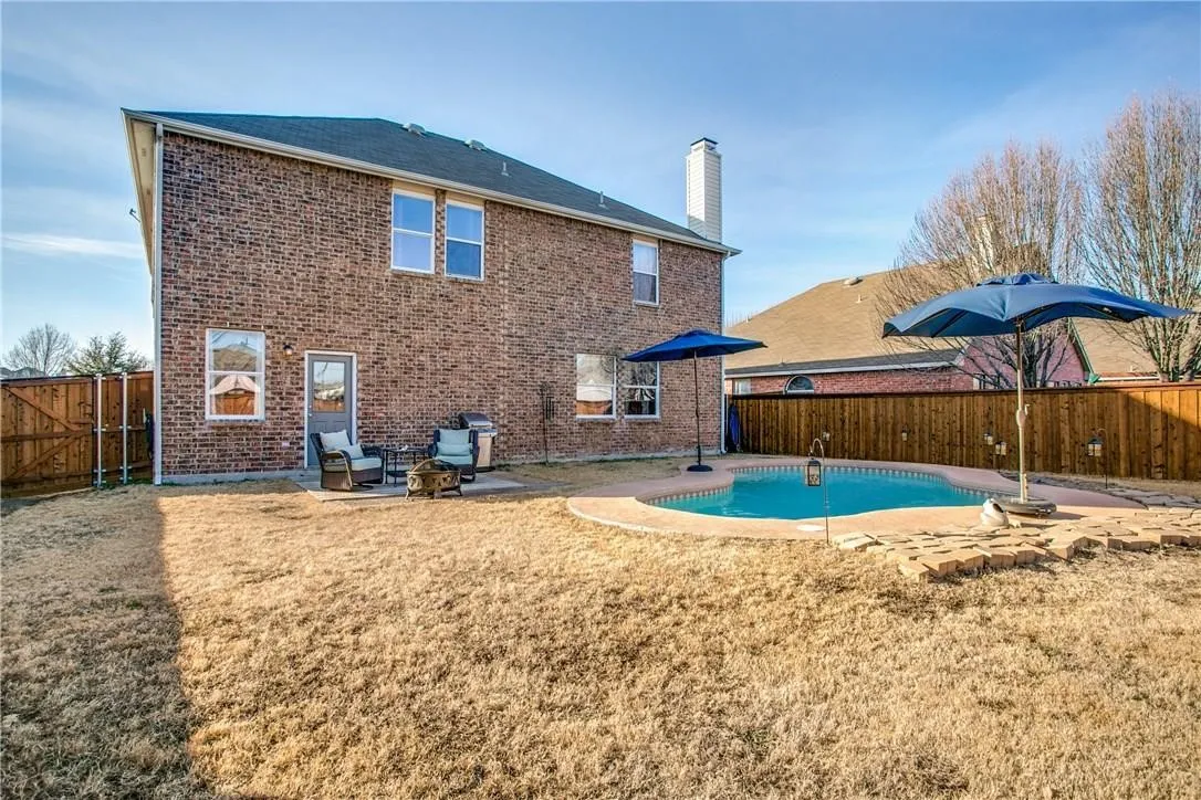 Single Family Residence For Sale in Denton County , 16240 Red River Lane, Fort Worth, Texas 76247, 3 Bedroom, 3 Bathroom, 2 Garage spaces, 2,479 Sqft, built in 2003, mls#21406783, Real Estate Agent in Fort Worth, Homes For Sale in Denton county, Homes For Sale in Fort Worth, Realtor in Fort Worth Texas, Real Estate Brokerage Independent Realty Texas, Luminita Cordes Realtor