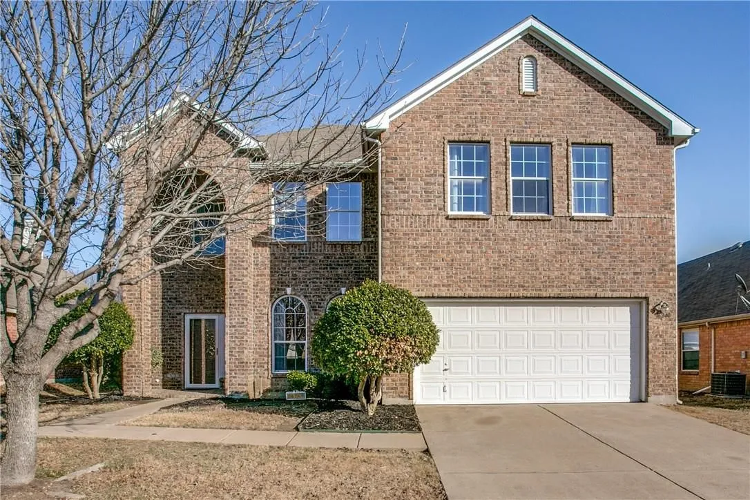 Single Family Residence For Sale in Denton County , 16240 Red River Lane, Fort Worth, Texas 76247, 3 Bedroom, 3 Bathroom, 2 Garage spaces, 2,479 Sqft, built in 2003, mls#21406783, Real Estate Agent in Fort Worth, Homes For Sale in Denton county, Homes For Sale in Fort Worth, Realtor in Fort Worth Texas, Real Estate Brokerage Independent Realty Texas, Luminita Cordes Realtor