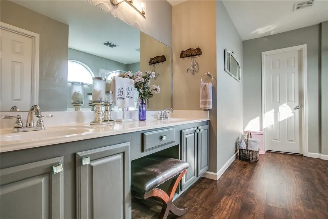 Single Family Residence For Sale in Denton County , 16240 Red River Lane, Fort Worth, Texas 76247, 3 Bedroom, 3 Bathroom, 2 Garage spaces, 2,479 Sqft, built in 2003, mls#21406783, Real Estate Agent in Fort Worth, Homes For Sale in Denton county, Homes For Sale in Fort Worth, Realtor in Fort Worth Texas, Real Estate Brokerage Independent Realty Texas, Luminita Cordes Realtor