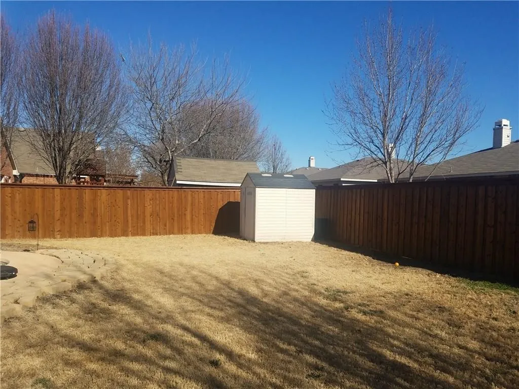 Single Family Residence For Sale in Denton County , 16240 Red River Lane, Fort Worth, Texas 76247, 3 Bedroom, 3 Bathroom, 2 Garage spaces, 2,479 Sqft, built in 2003, mls#21406783, Real Estate Agent in Fort Worth, Homes For Sale in Denton county, Homes For Sale in Fort Worth, Realtor in Fort Worth Texas, Real Estate Brokerage Independent Realty Texas, Luminita Cordes Realtor