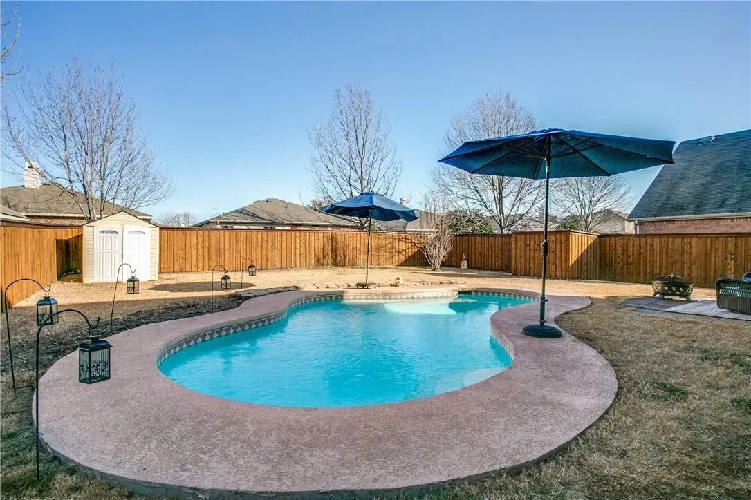 Single Family Residence For Sale in Denton County , 16240 Red River Lane, Fort Worth, Texas 76247, 3 Bedroom, 3 Bathroom, 2 Garage spaces, 2,479 Sqft, built in 2003, mls#21406783, Real Estate Agent in Fort Worth, Homes For Sale in Denton county, Homes For Sale in Fort Worth, Realtor in Fort Worth Texas, Real Estate Brokerage Independent Realty Texas, Luminita Cordes Realtor
