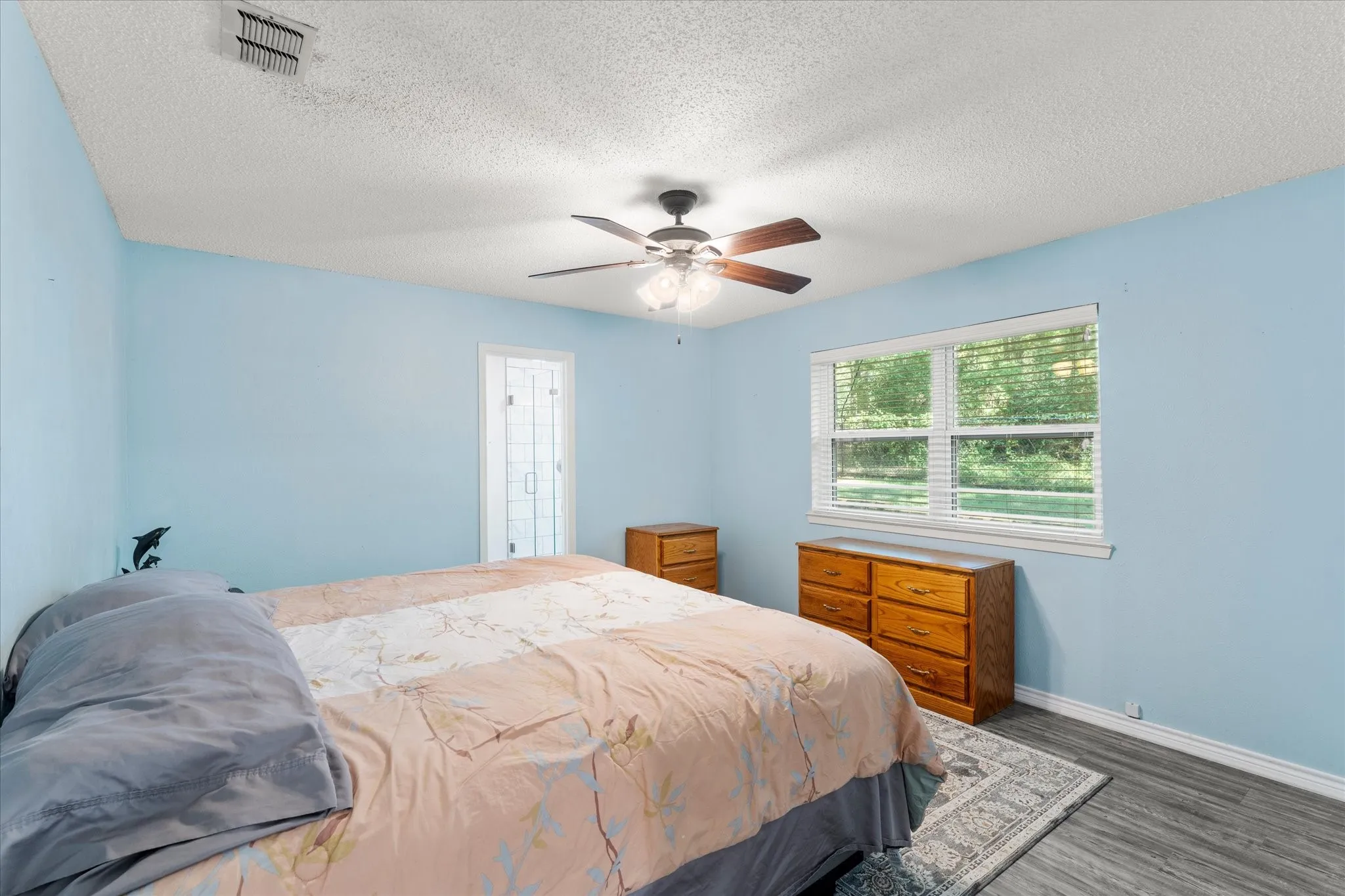 Single Family Residence For Sale in Henderson County , 139 Vista Drive, Eustace, Texas 75124, 3 Bedroom, 2 Bathroom, Garage spaces, 1,740 Sqft, built in 1978, mls#21406848, Real Estate Agent in Eustace, Homes For Sale in Henderson county, Homes For Sale in Eustace, Realtor in Eustace Texas, Real Estate Brokerage Independent Realty Texas, Luminita Cordes Realtor