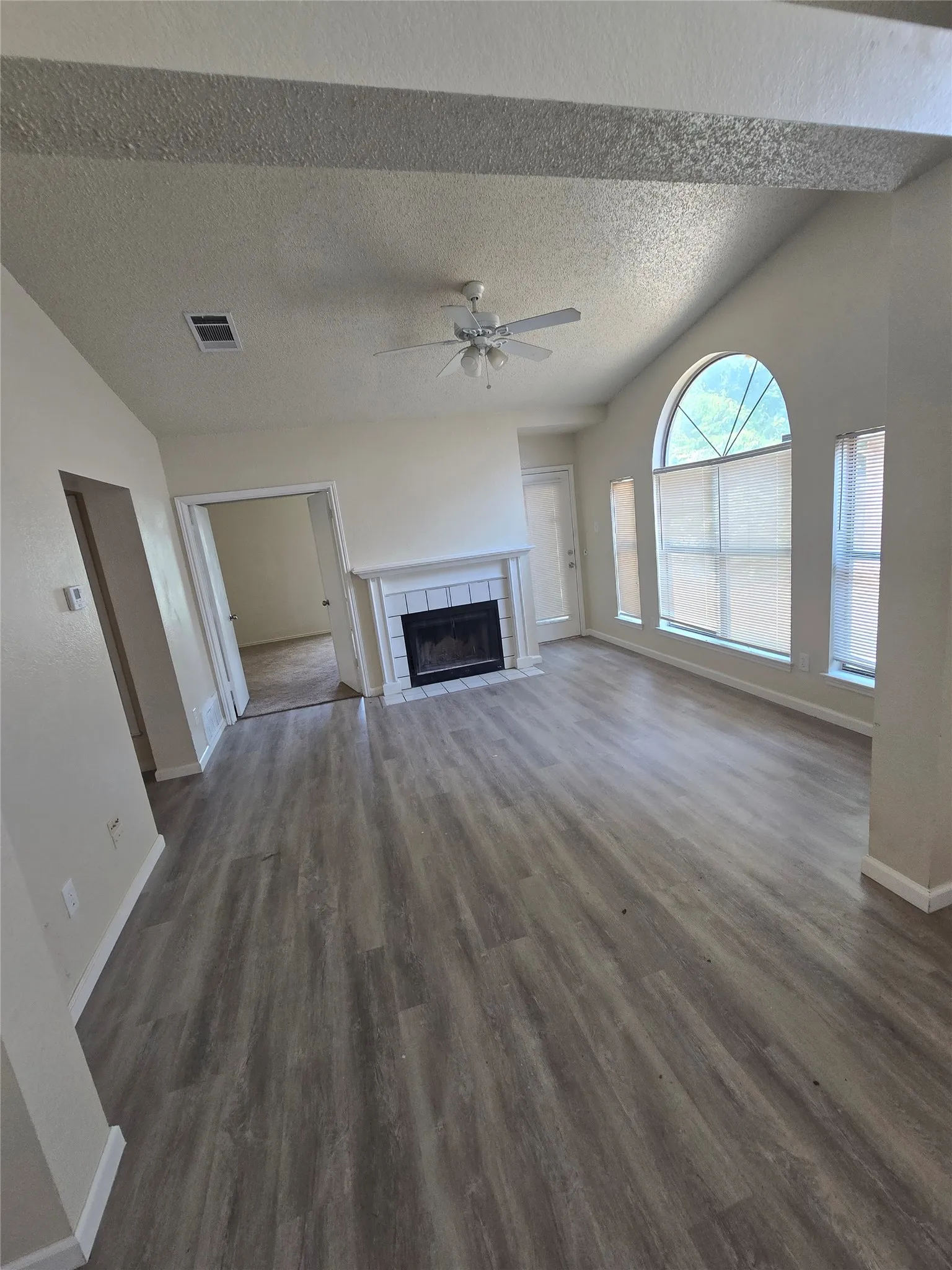 Single Family Residence For Rent in Dallas County , 919 Gaynor Avenue, Duncanville, Texas 75137, 3 Bedroom, 2 Bathroom, 1 Garage spaces, 1,268 Sqft, built in 1987, mls#21406849, Real Estate Agent in Duncanville, Homes For Rent in Dallas county, Homes For Rent in Duncanville, Realtor in Duncanville Texas, Real Estate Brokerage Independent Realty Texas, Luminita Cordes Realtor